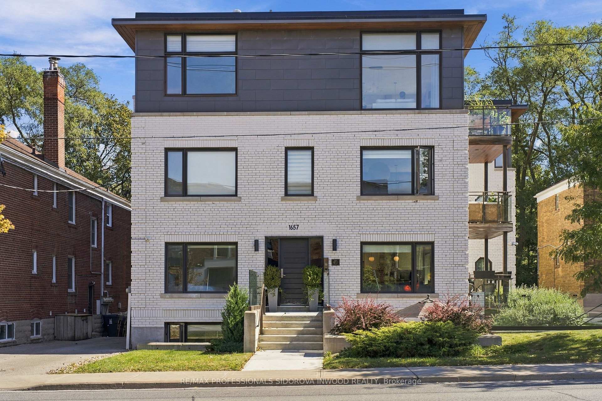 Photo of Unit 2A, 1657 Bathurst Street