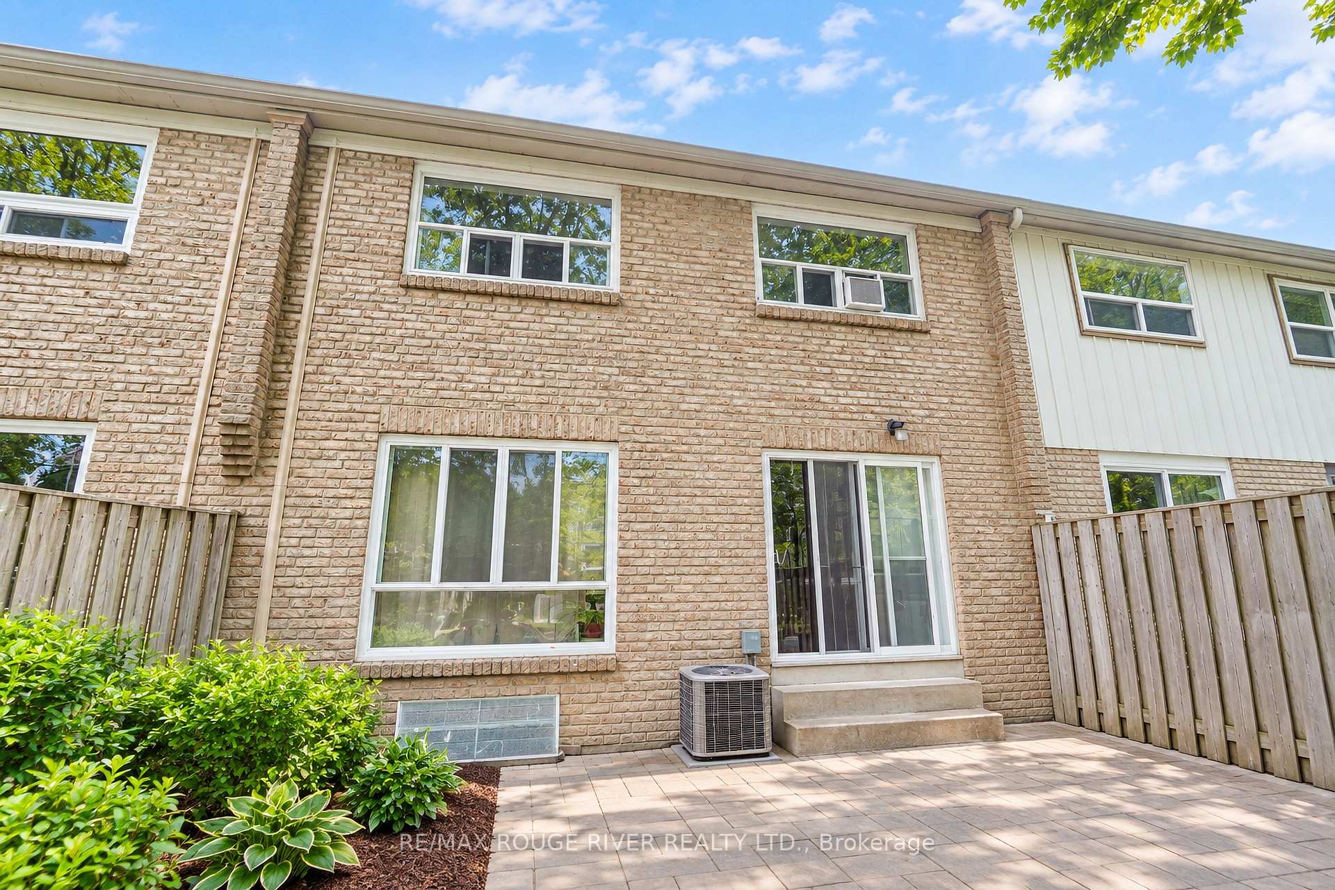 Photo 3 of Unit 3, 9 Gosford Boulevard, North York, Black Creek — HOMEH