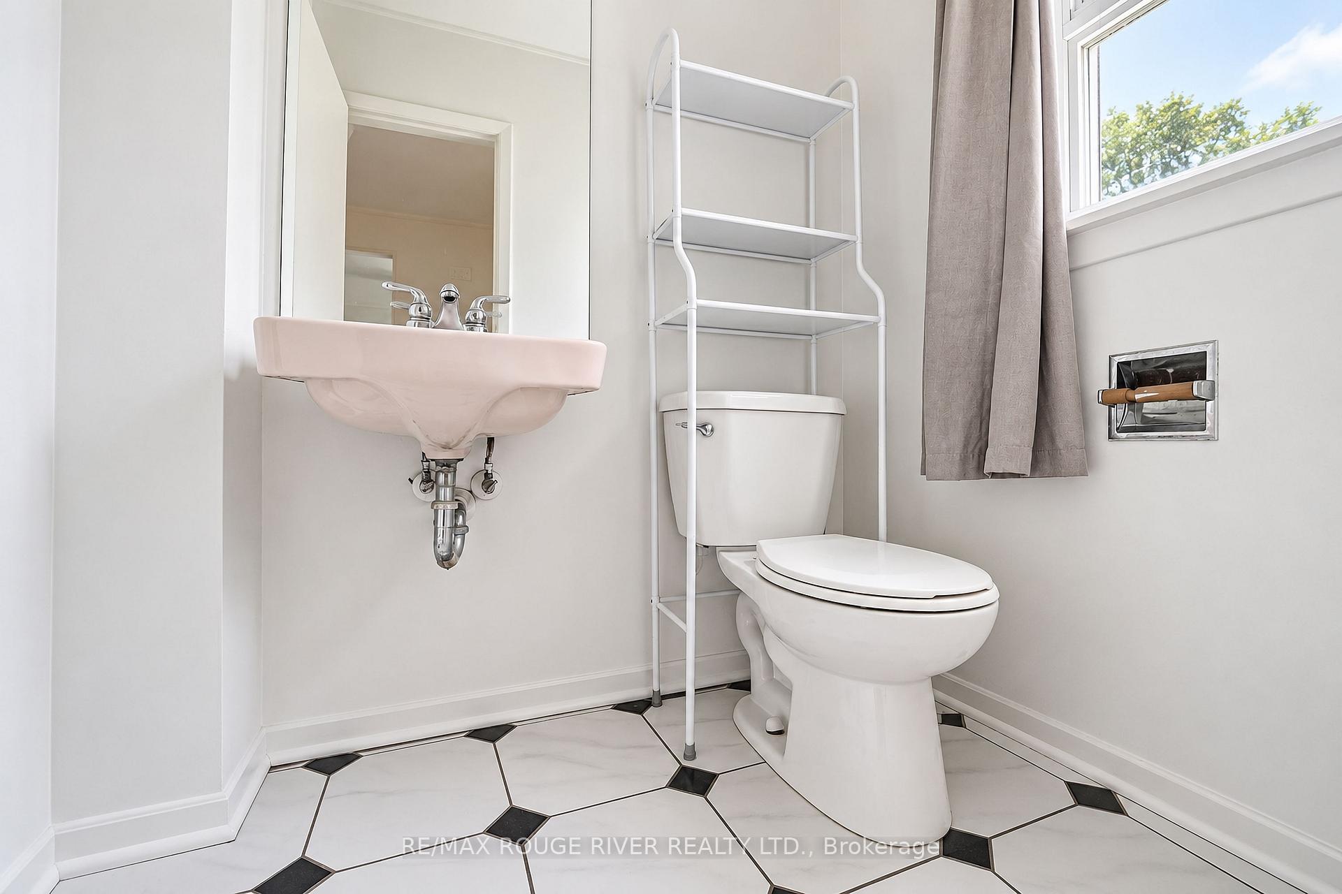 Photo 5 of Unit 3, 9 Gosford Boulevard, North York, Black Creek — HOMEH