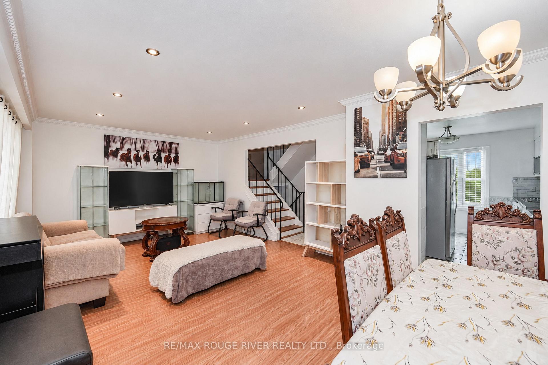 Photo 12 of Unit 3, 9 Gosford Boulevard, North York, Black Creek — HOMEH