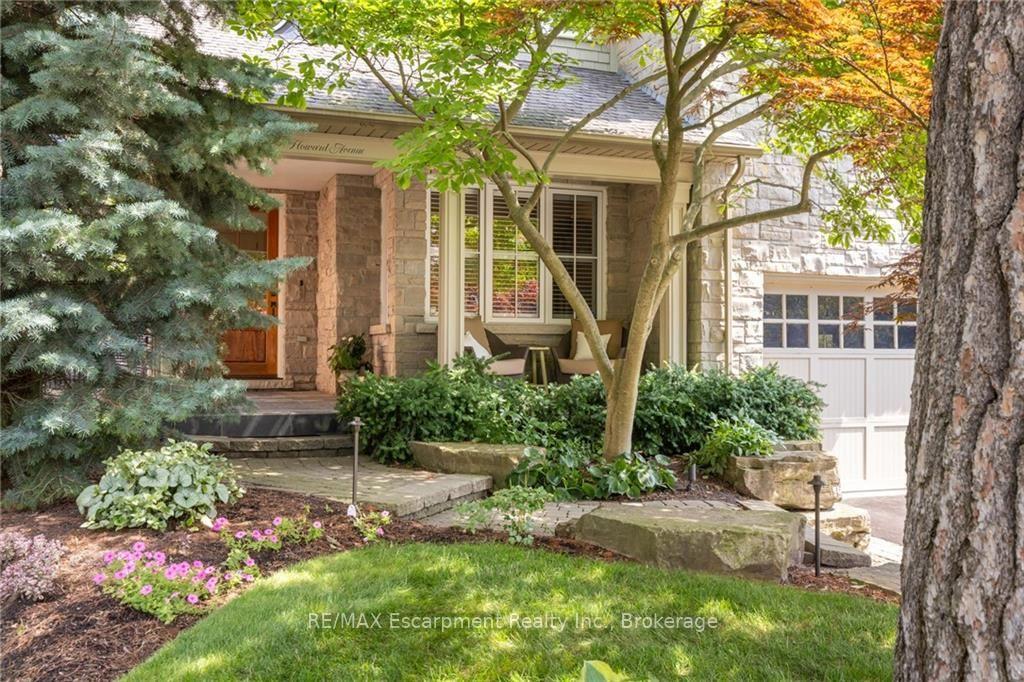 Photo 3 of 29 Howard Avenue, Oakville, Old Oakville — HOMEH
