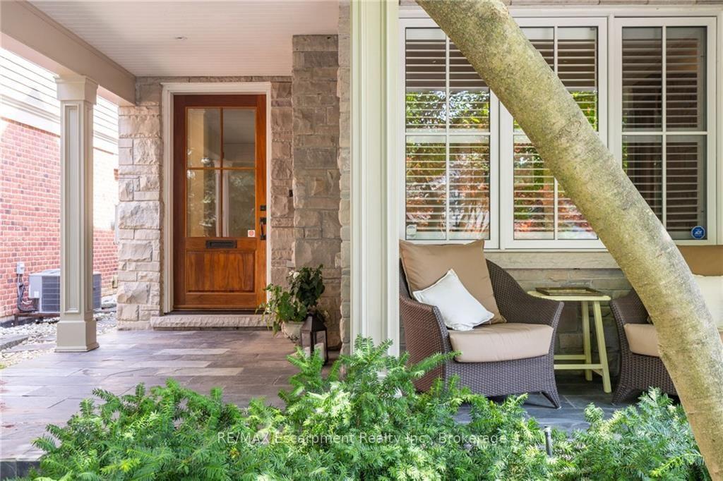 Photo 4 of 29 Howard Avenue, Oakville, Old Oakville — HOMEH
