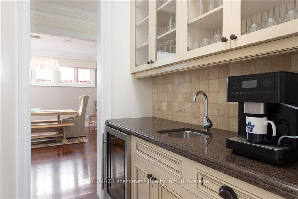 Photo 11 of 29 Howard Avenue, Oakville, Old Oakville — HOMEH