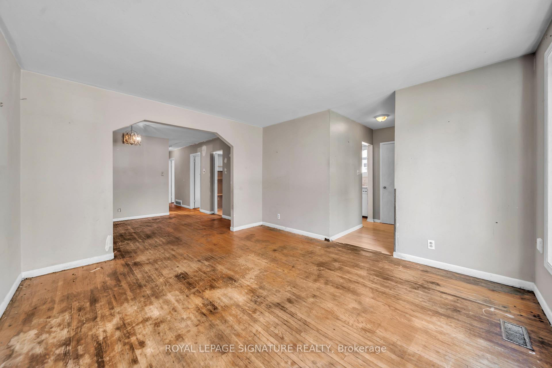 Photo 9 of 832 Zator Avenue, Pickering, Bay Ridges — HOMEH