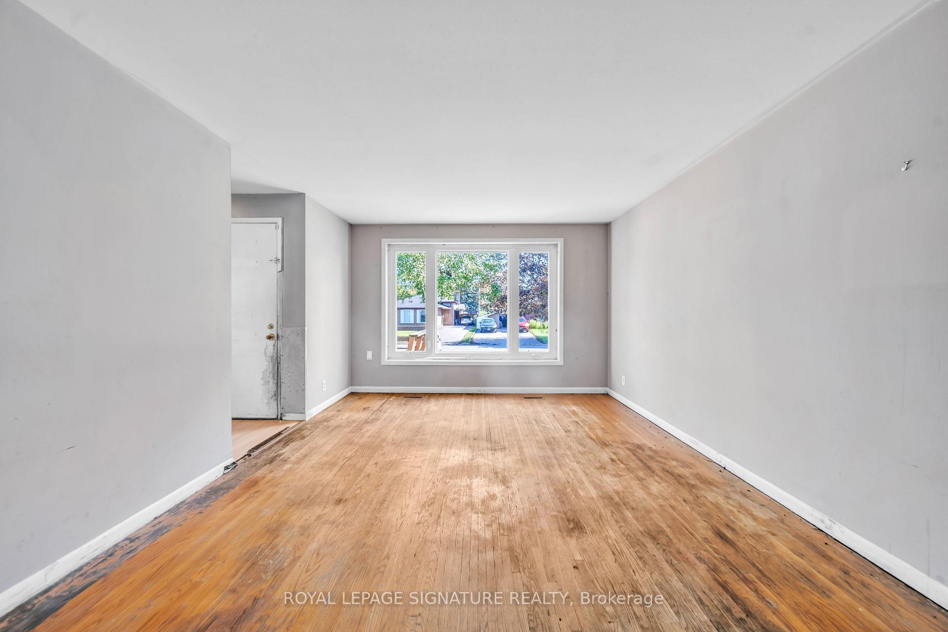 Photo 10 of 832 Zator Avenue, Pickering, Bay Ridges — HOMEH