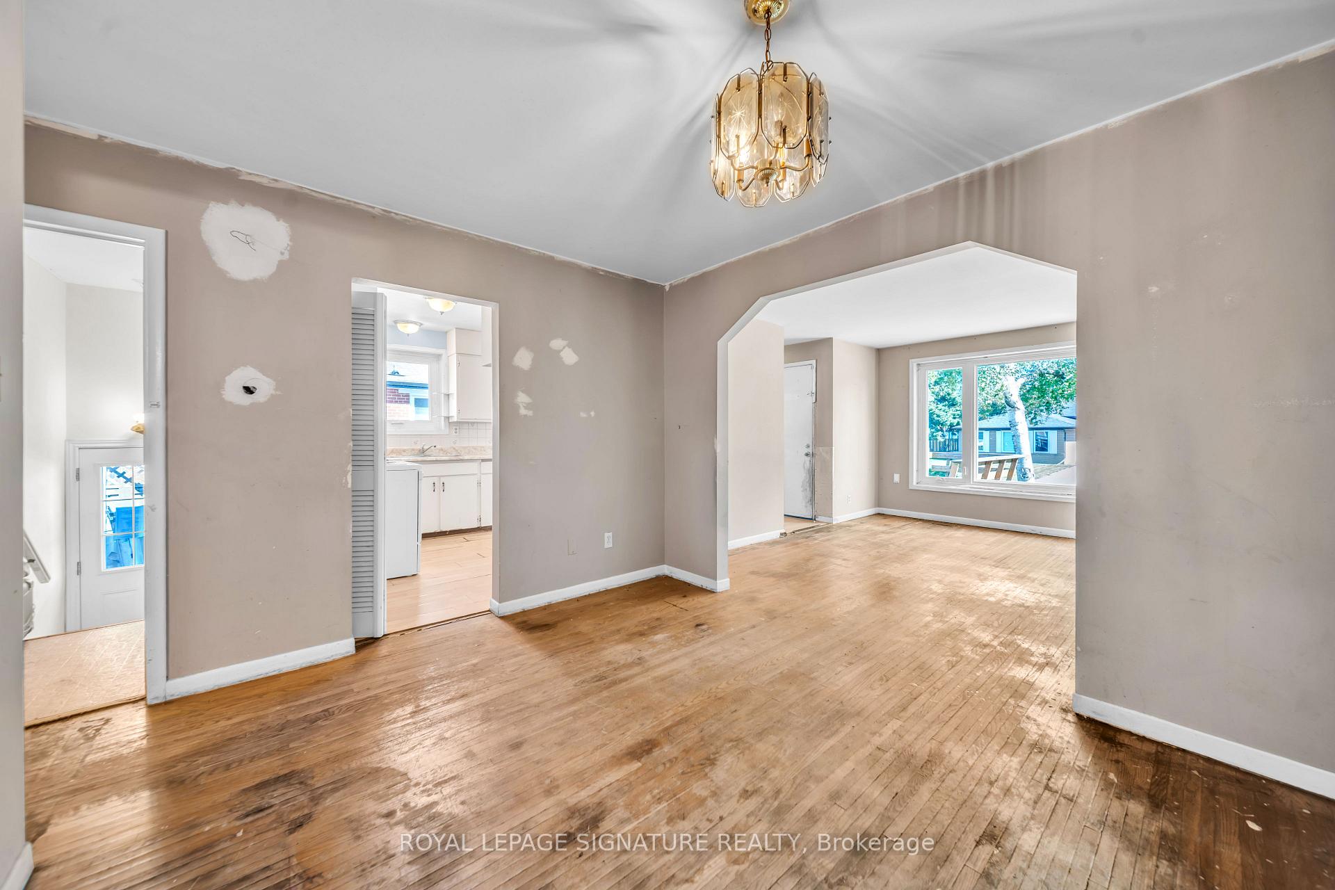 Photo 11 of 832 Zator Avenue, Pickering, Bay Ridges — HOMEH