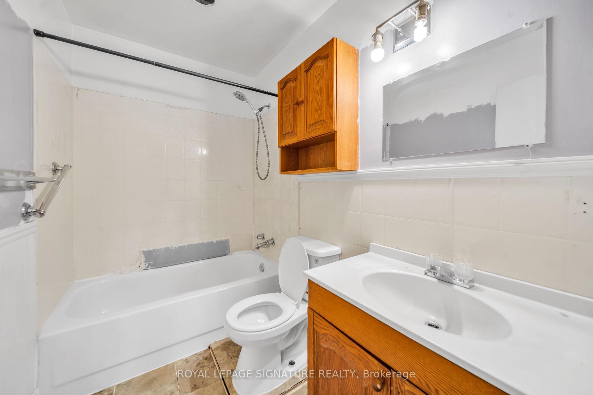 Photo 14 of 832 Zator Avenue, Pickering, Bay Ridges — HOMEH