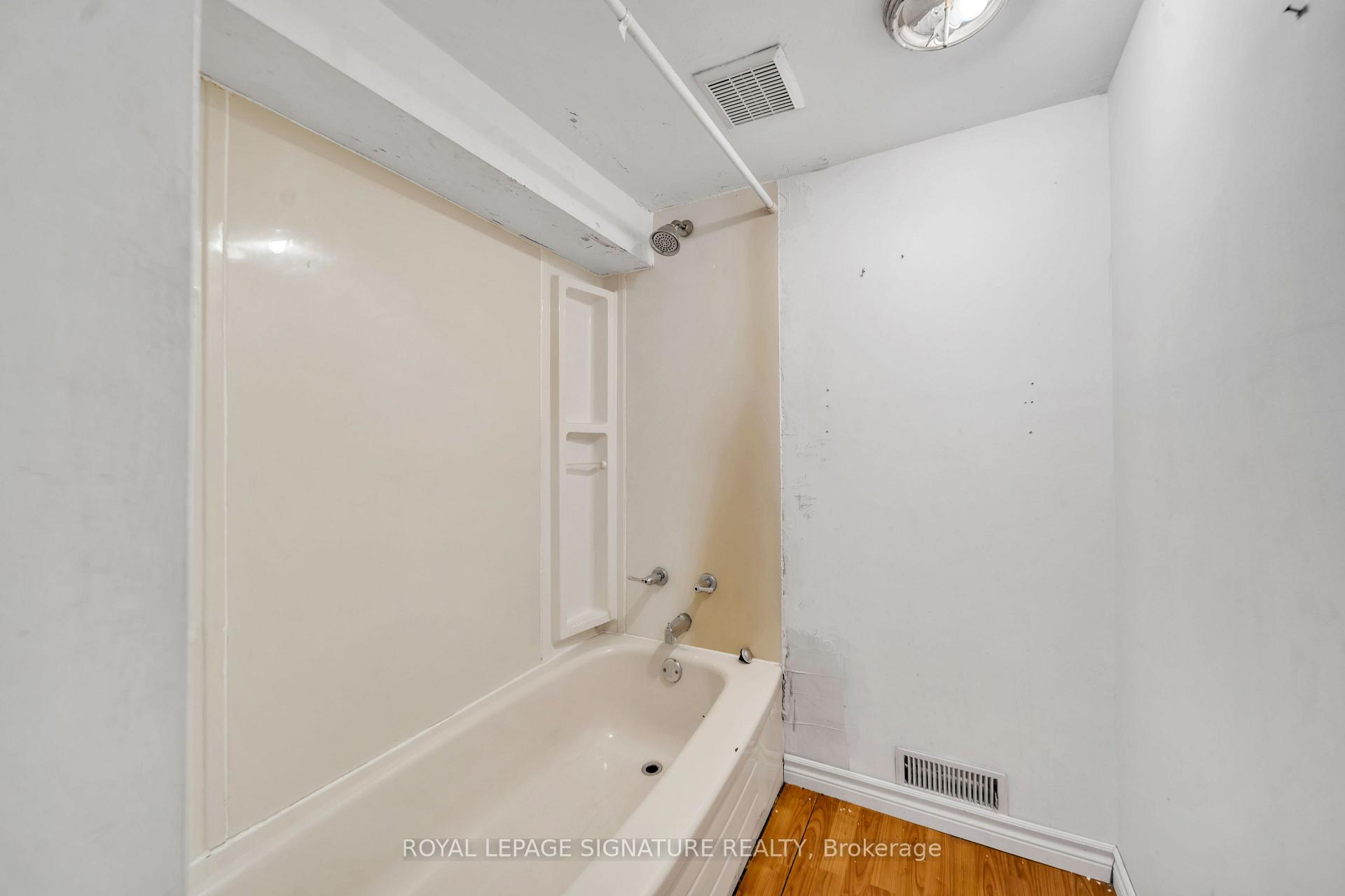 Photo 23 of 832 Zator Avenue, Pickering, Bay Ridges — HOMEH