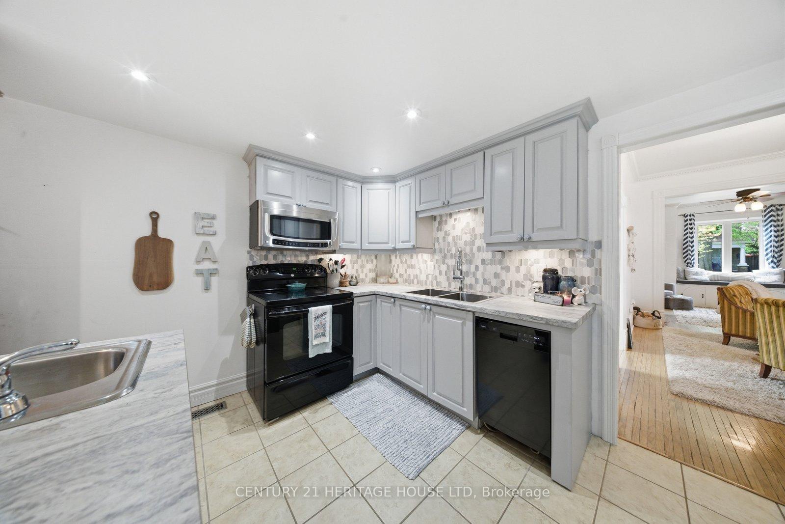 Photo 11 of 62 East Avenue, Brantford, Victoria/Arthur — HOMEH