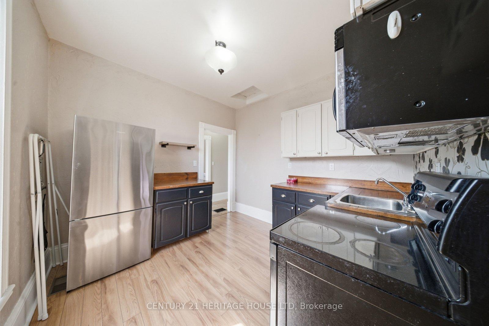 Photo 20 of 62 East Avenue, Brantford, Victoria/Arthur — HOMEH