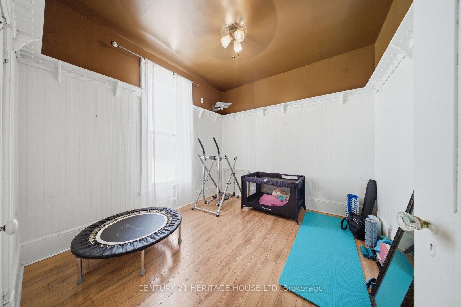 Photo 24 of 62 East Avenue, Brantford, Victoria/Arthur — HOMEH