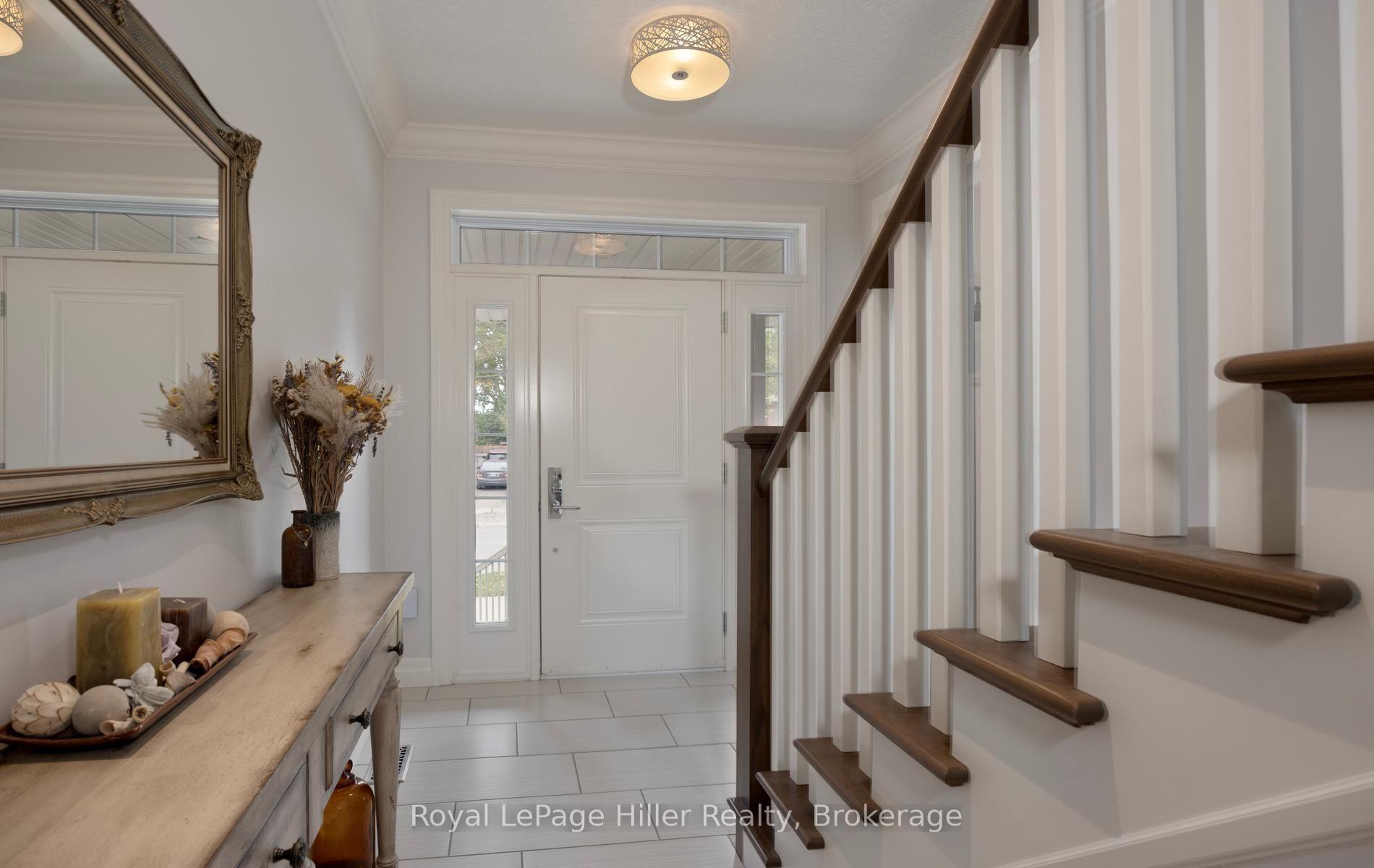 Photo 3 of 15 Sweetbriar Drive, Kitchener, Forest Hill — HOMEH
