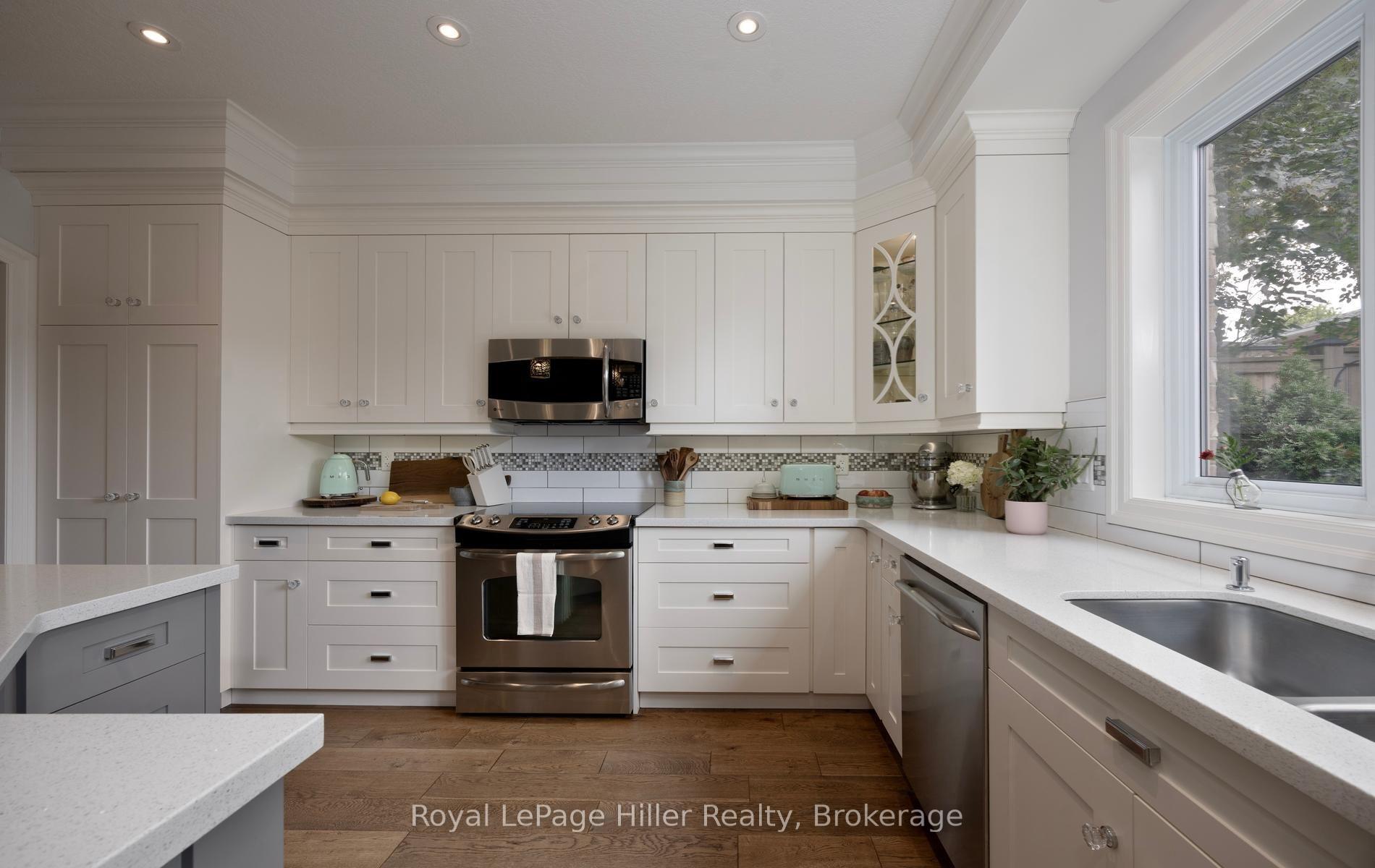 Photo 6 of 15 Sweetbriar Drive, Kitchener, Forest Hill — HOMEH