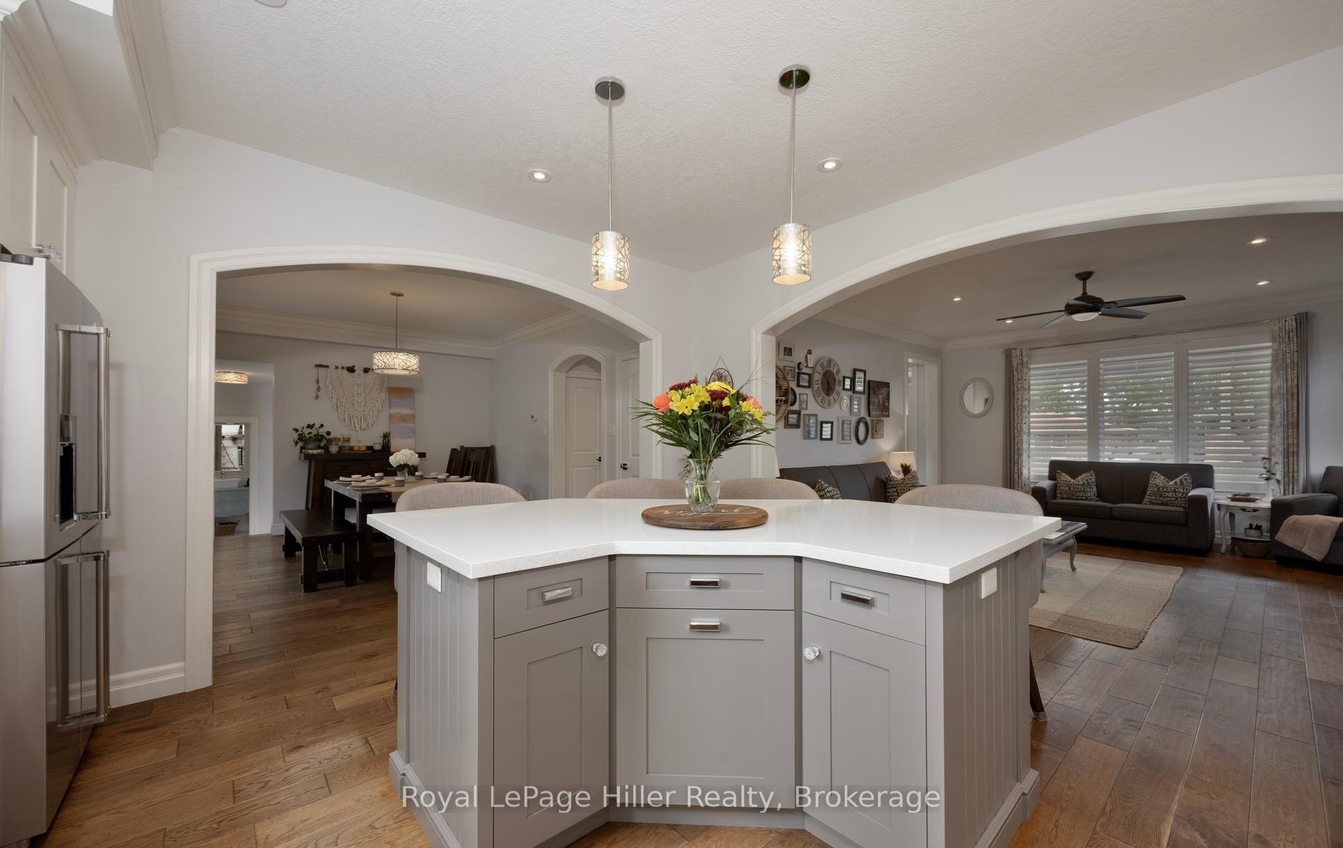 Photo 8 of 15 Sweetbriar Drive, Kitchener, Forest Hill — HOMEH