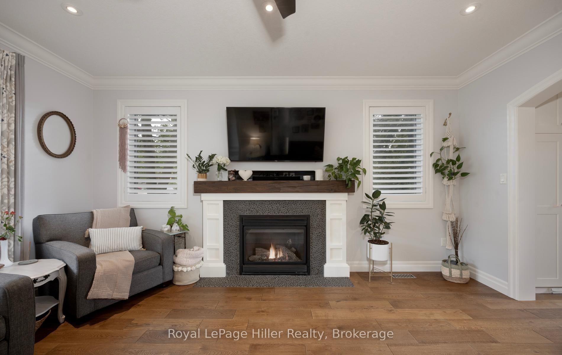 Photo 12 of 15 Sweetbriar Drive, Kitchener, Forest Hill — HOMEH
