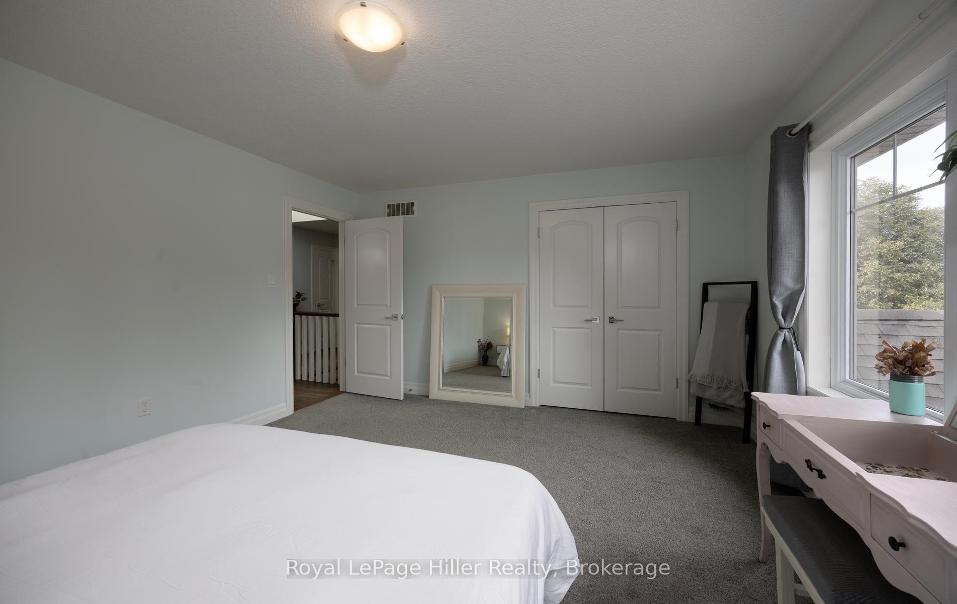 Photo 25 of 15 Sweetbriar Drive, Kitchener, Forest Hill — HOMEH