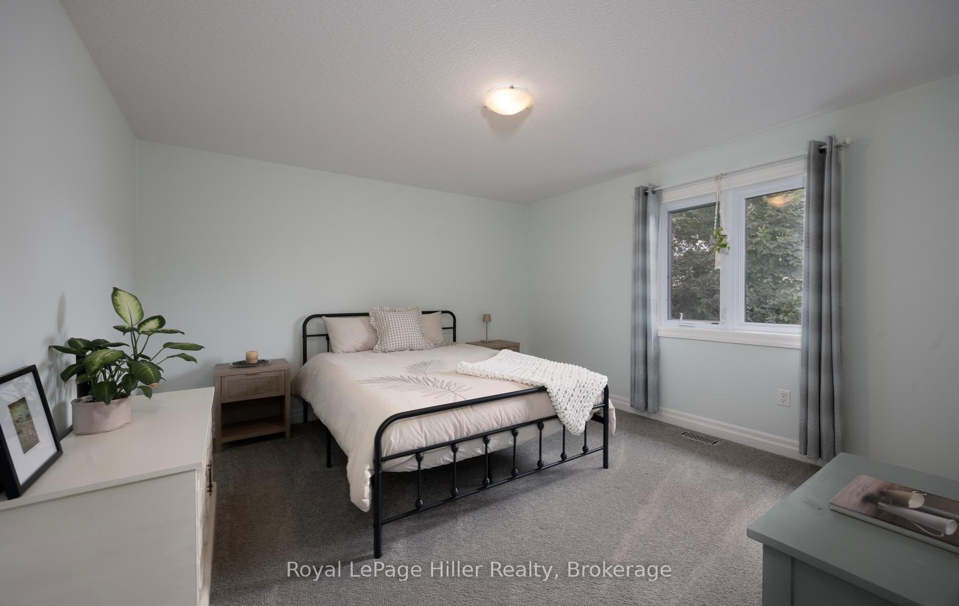Photo 26 of 15 Sweetbriar Drive, Kitchener, Forest Hill — HOMEH
