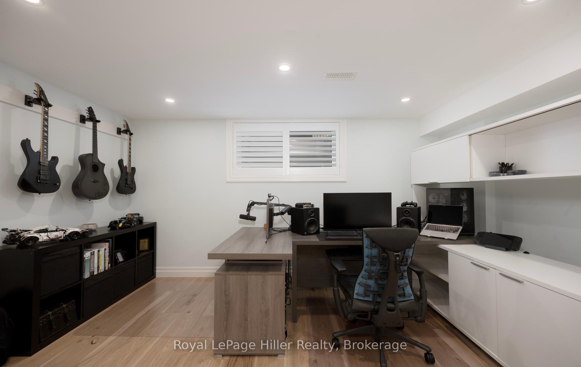 Photo 35 of 15 Sweetbriar Drive, Kitchener, Forest Hill — HOMEH