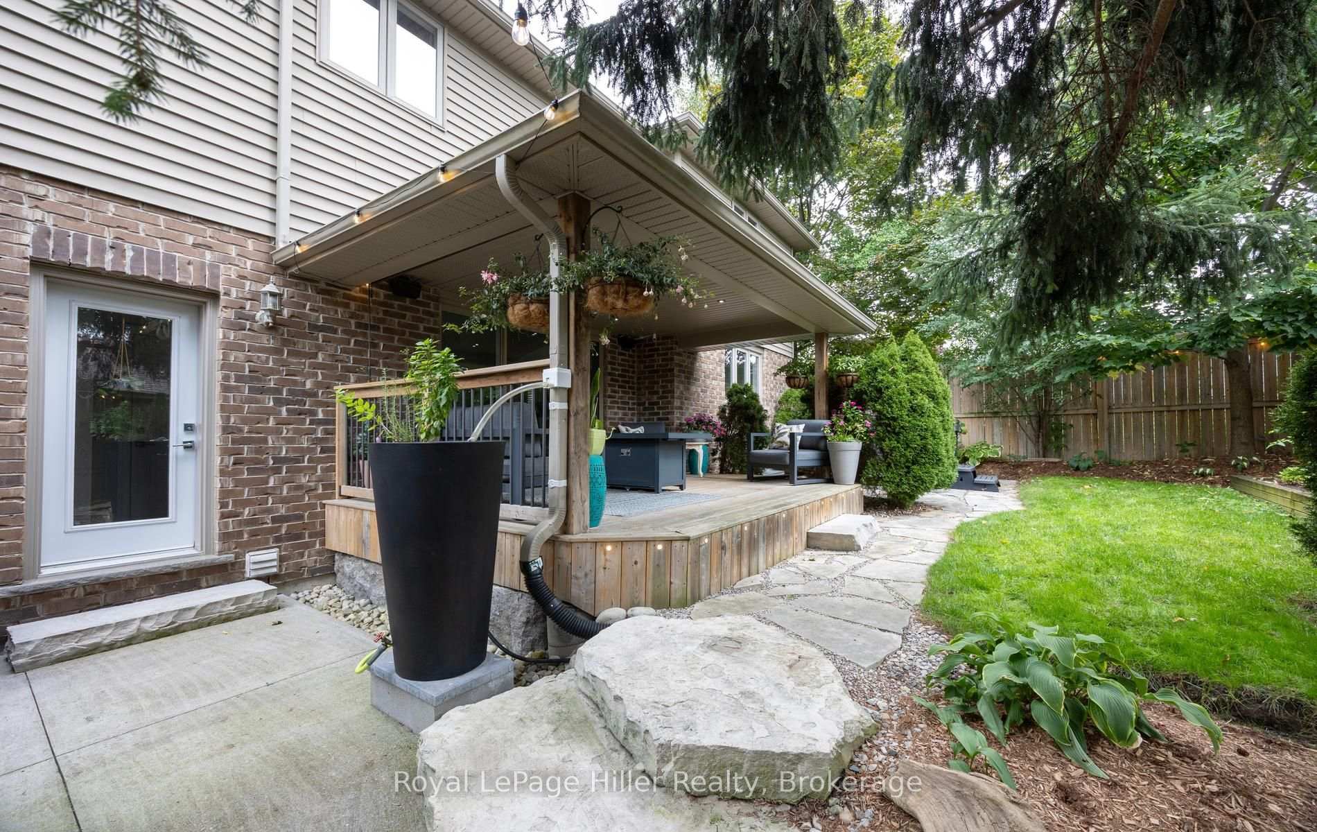 Photo 38 of 15 Sweetbriar Drive, Kitchener, Forest Hill — HOMEH
