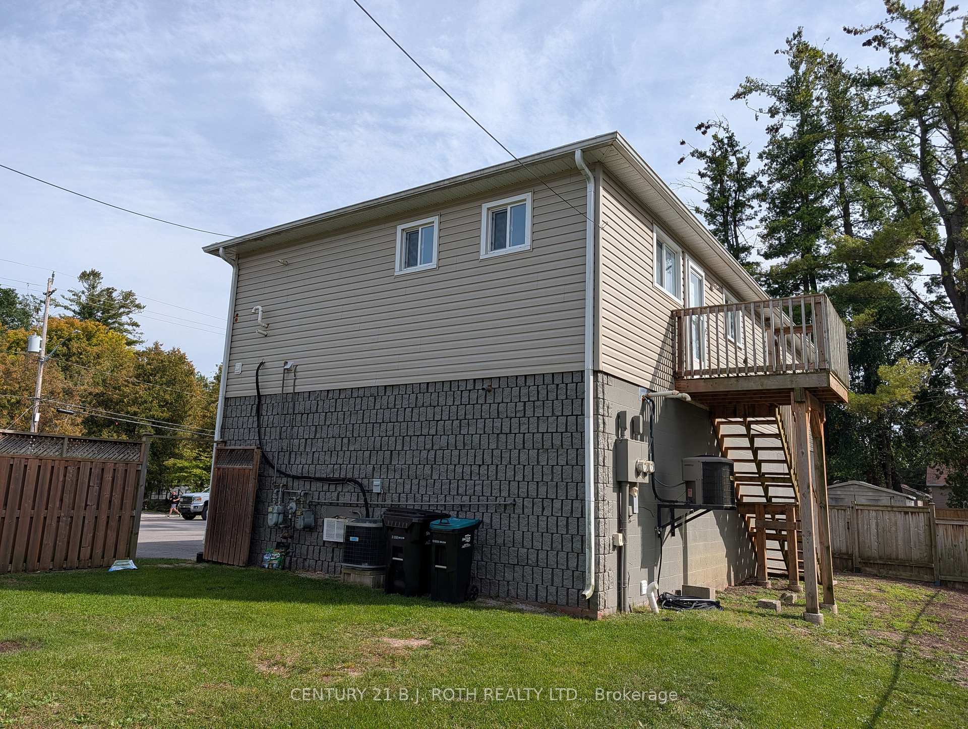Photo 3 of Unit 2, 2394 25 Side Road, Innisfil, Alcona — HOMEH