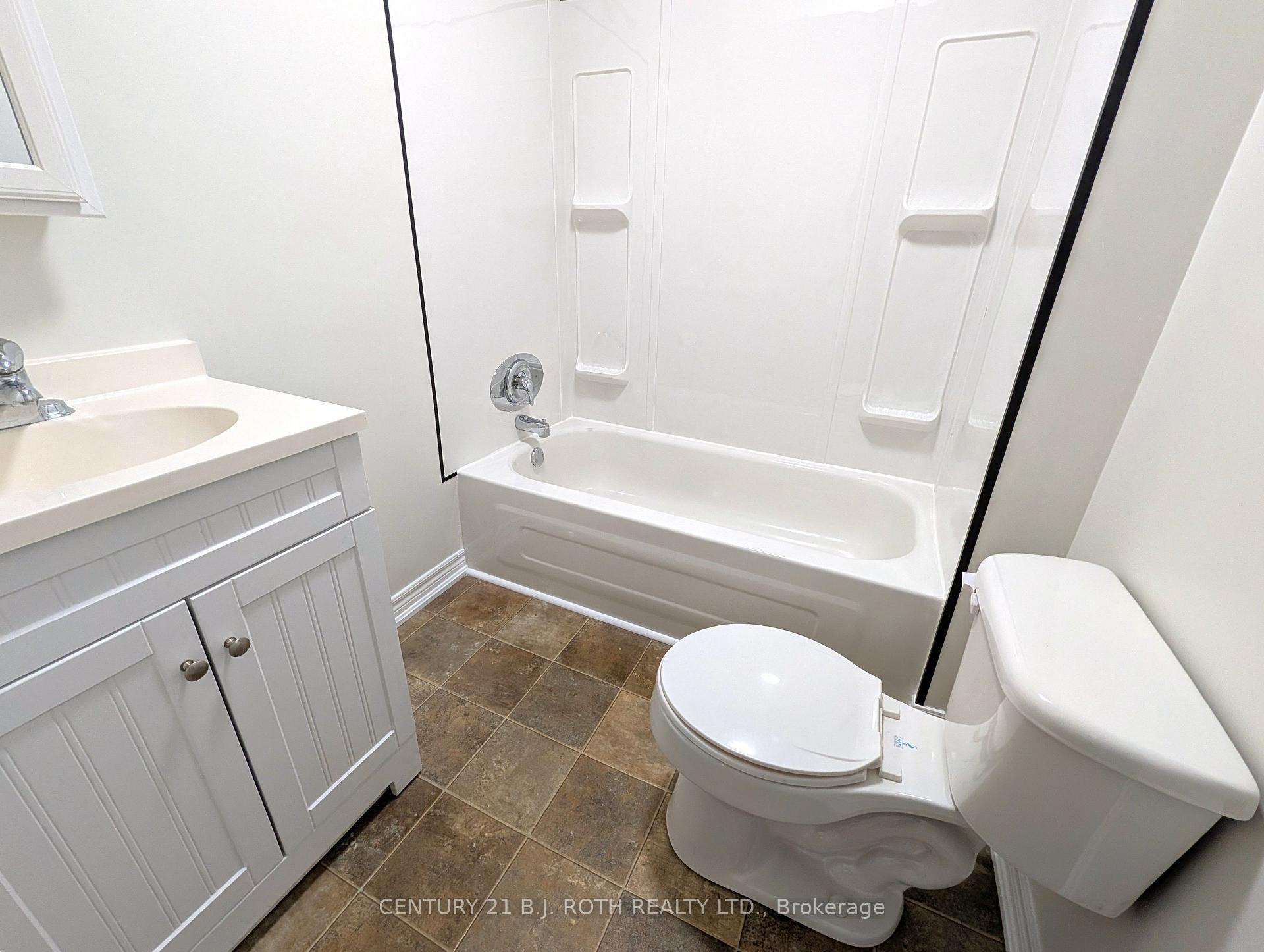 Photo 19 of Unit 2, 2394 25 Side Road, Innisfil, Alcona — HOMEH