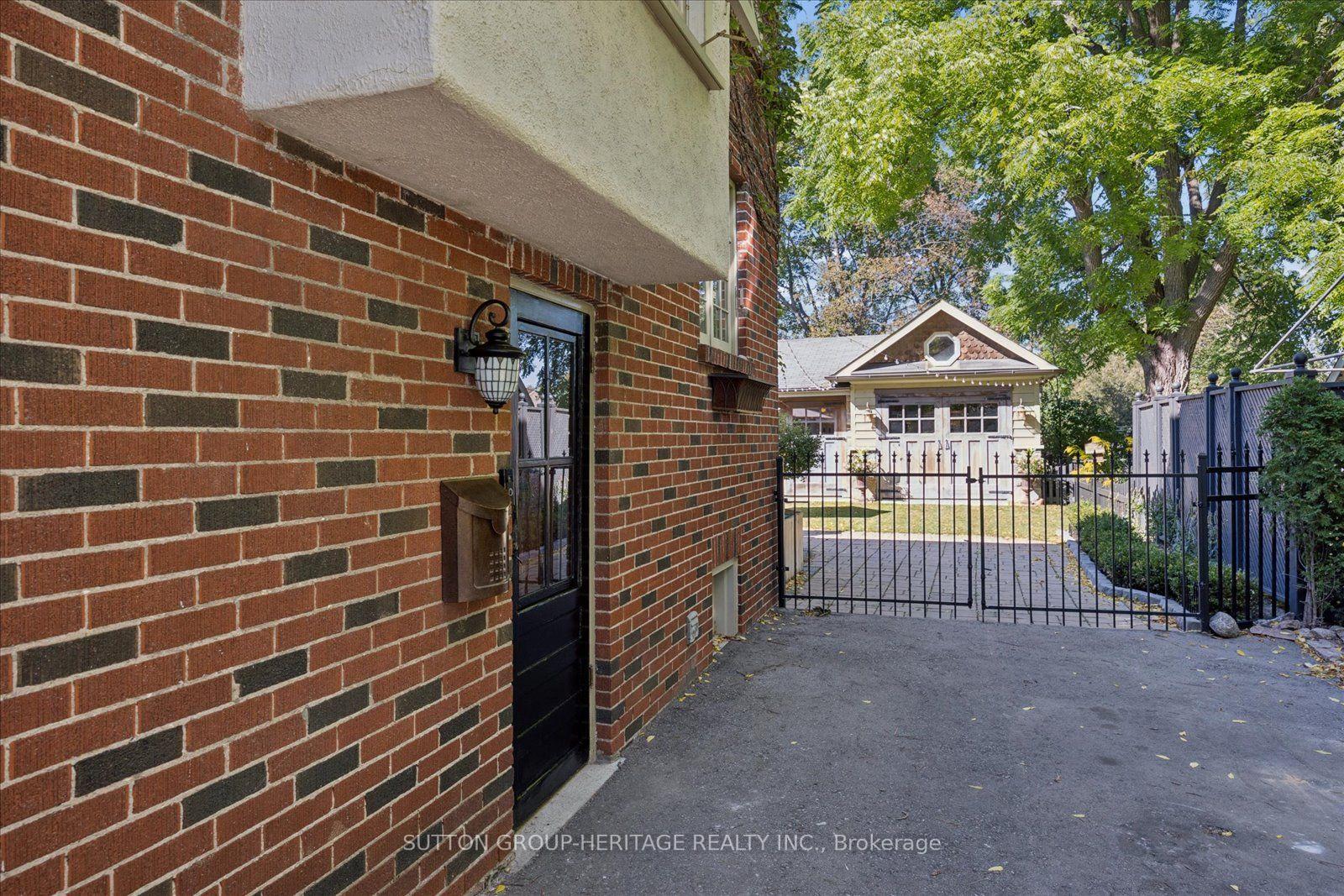 Photo 28 of 46 Connaught Street, Oshawa, O'Neill — HOMEH