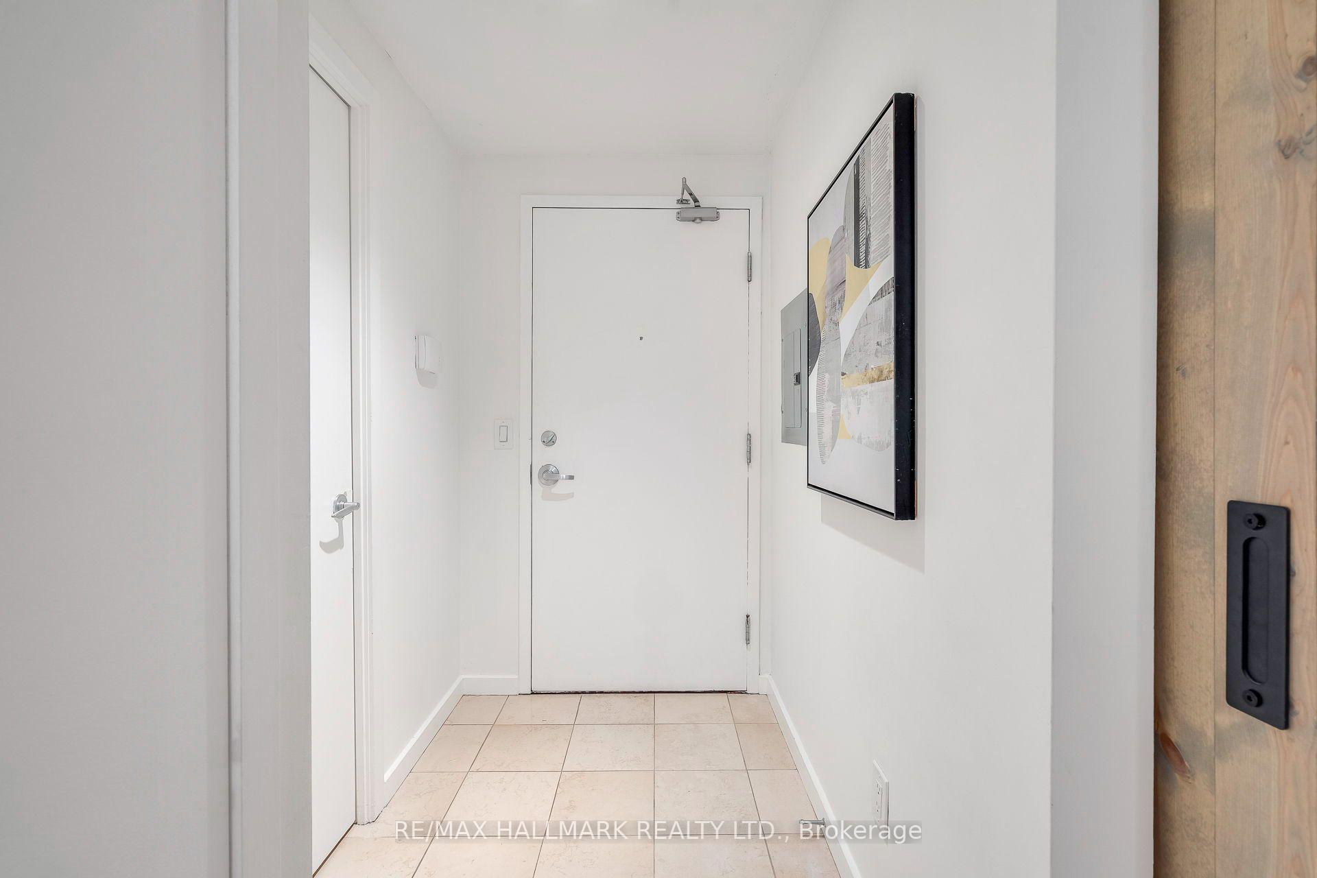 Photo 5 of Unit 402, 218 Queens Quay W, Toronto, Waterfront Communities — HOMEH