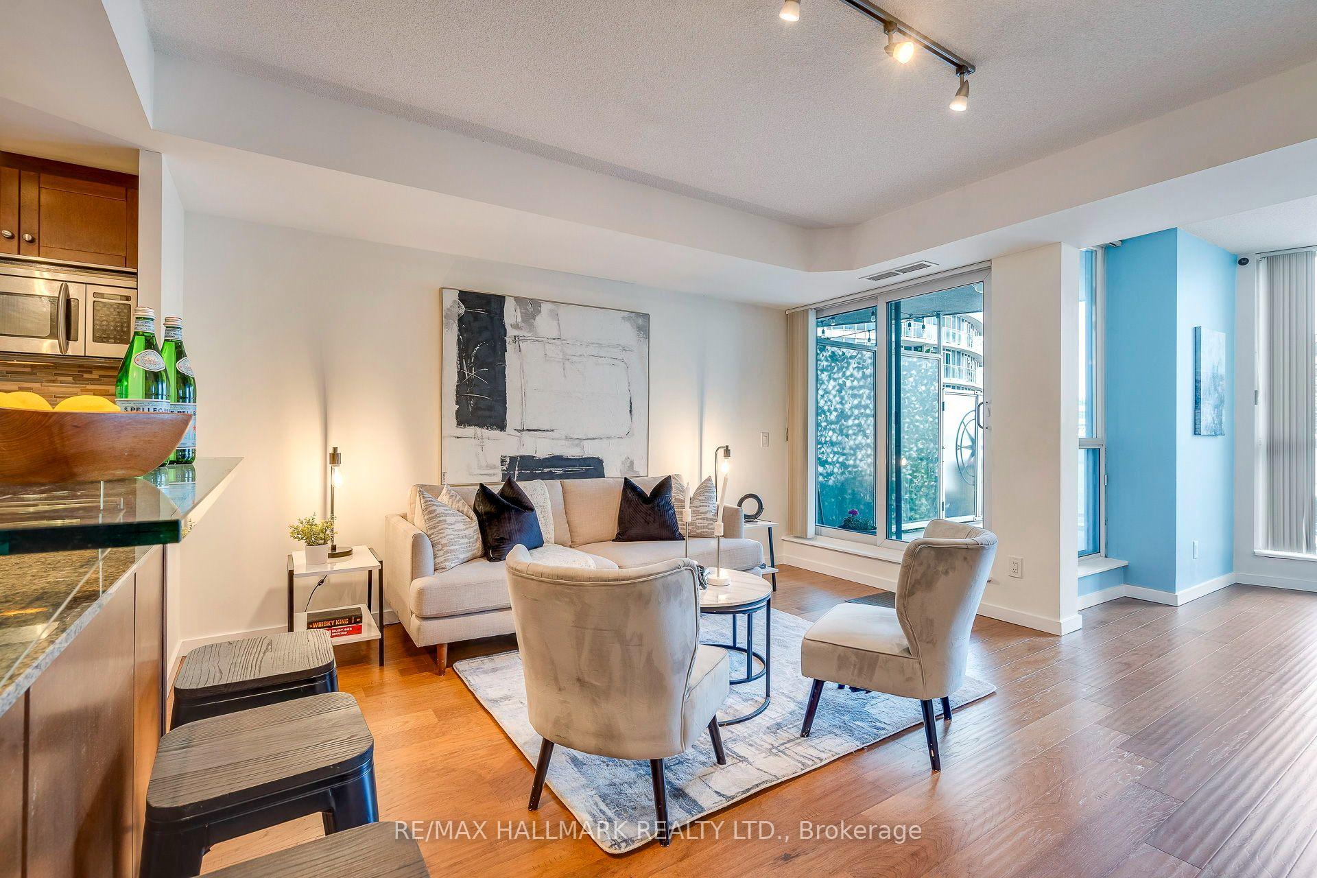 Photo 11 of Unit 402, 218 Queens Quay W, Toronto, Waterfront Communities — HOMEH