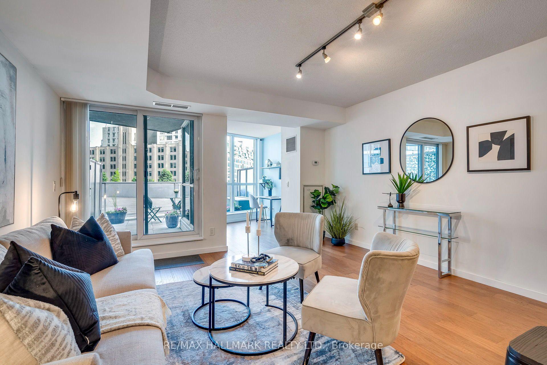Photo 12 of Unit 402, 218 Queens Quay W, Toronto, Waterfront Communities — HOMEH