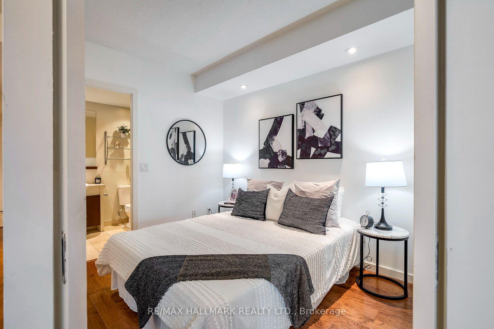 Photo 14 of Unit 402, 218 Queens Quay W, Toronto, Waterfront Communities — HOMEH