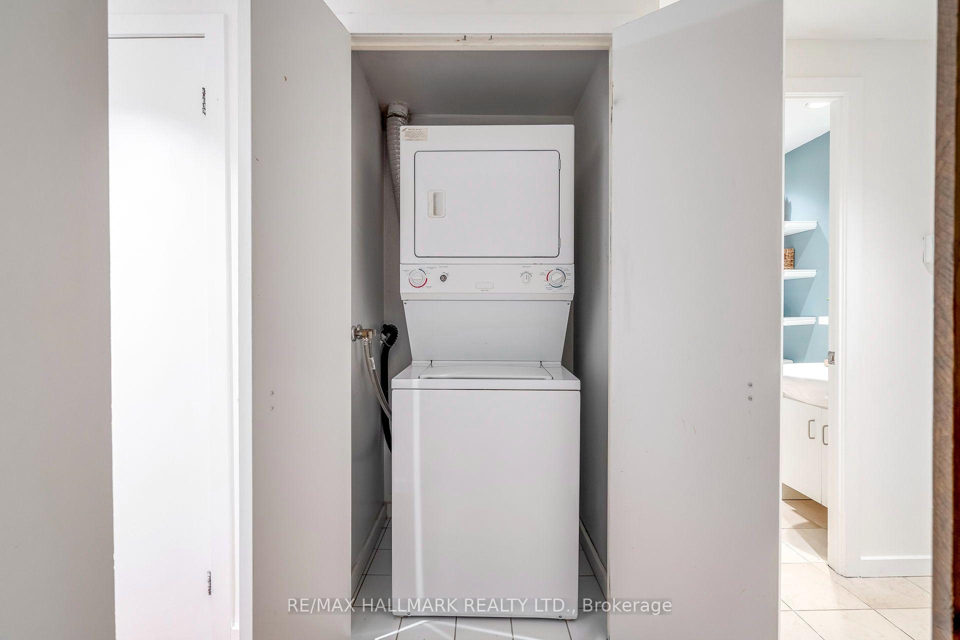 Photo 19 of Unit 402, 218 Queens Quay W, Toronto, Waterfront Communities — HOMEH
