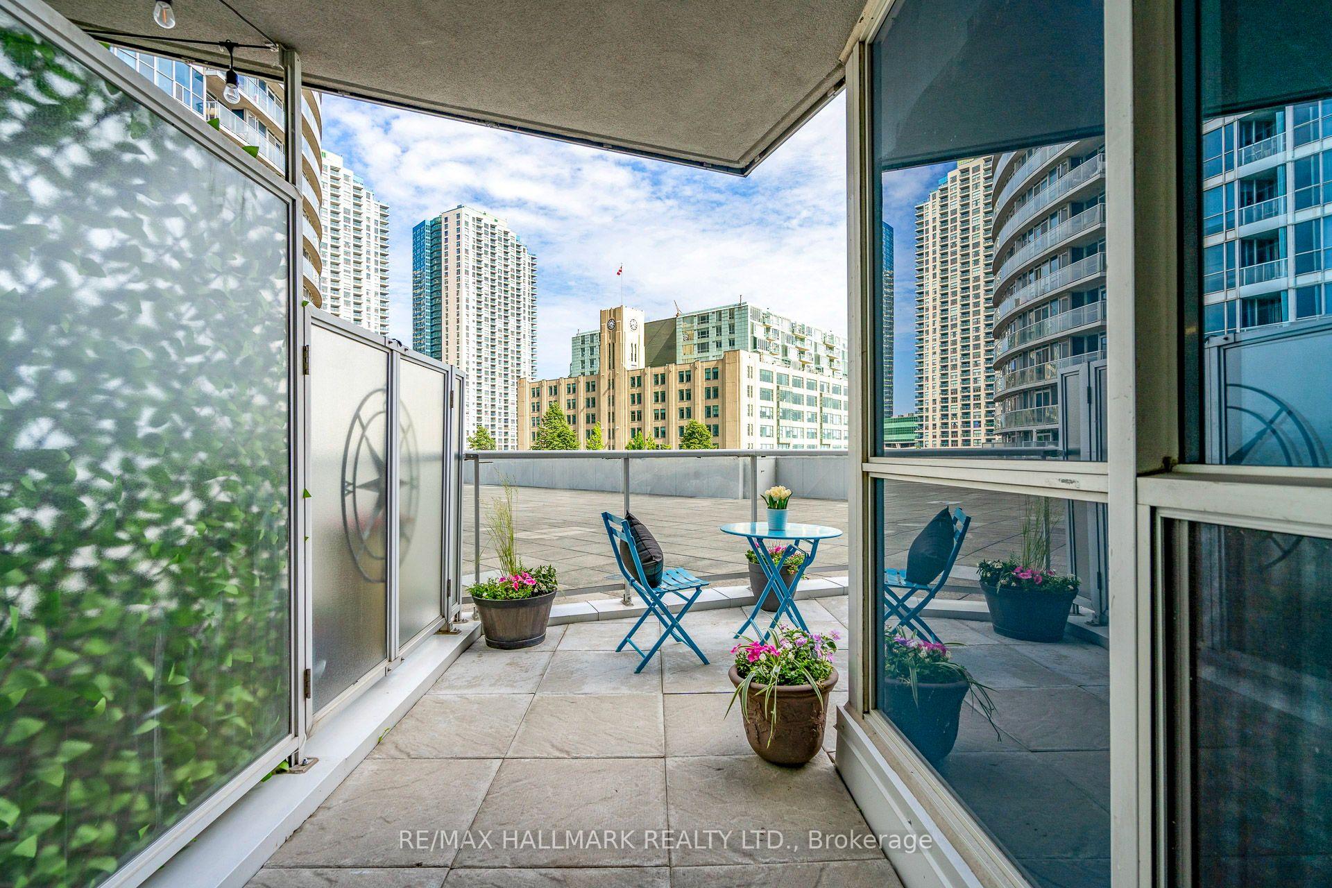 Photo 20 of Unit 402, 218 Queens Quay W, Toronto, Waterfront Communities — HOMEH