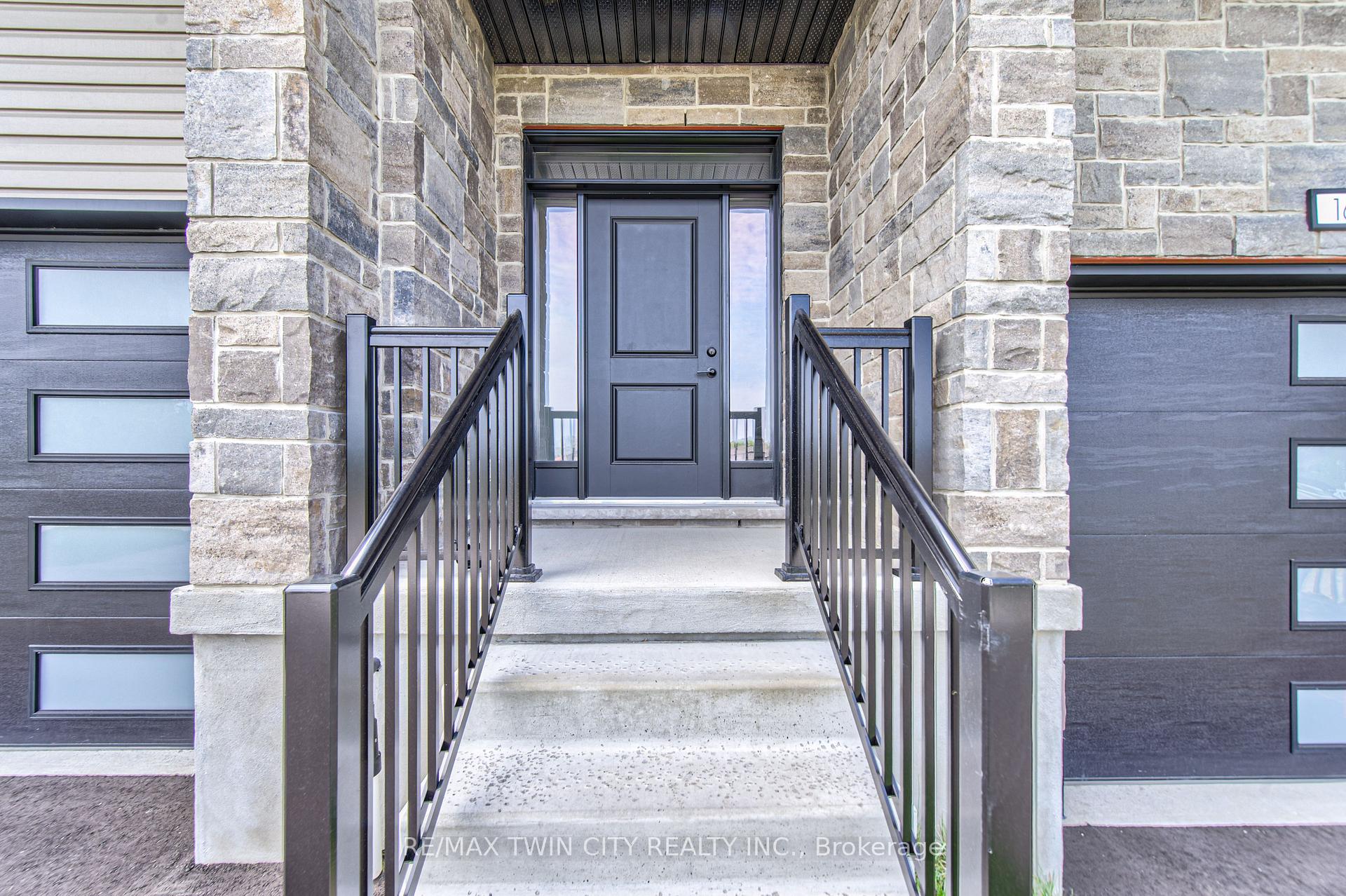 Photo 3 of 167 Dunnigan Drive, Kitchener, Grand River North — HOMEH