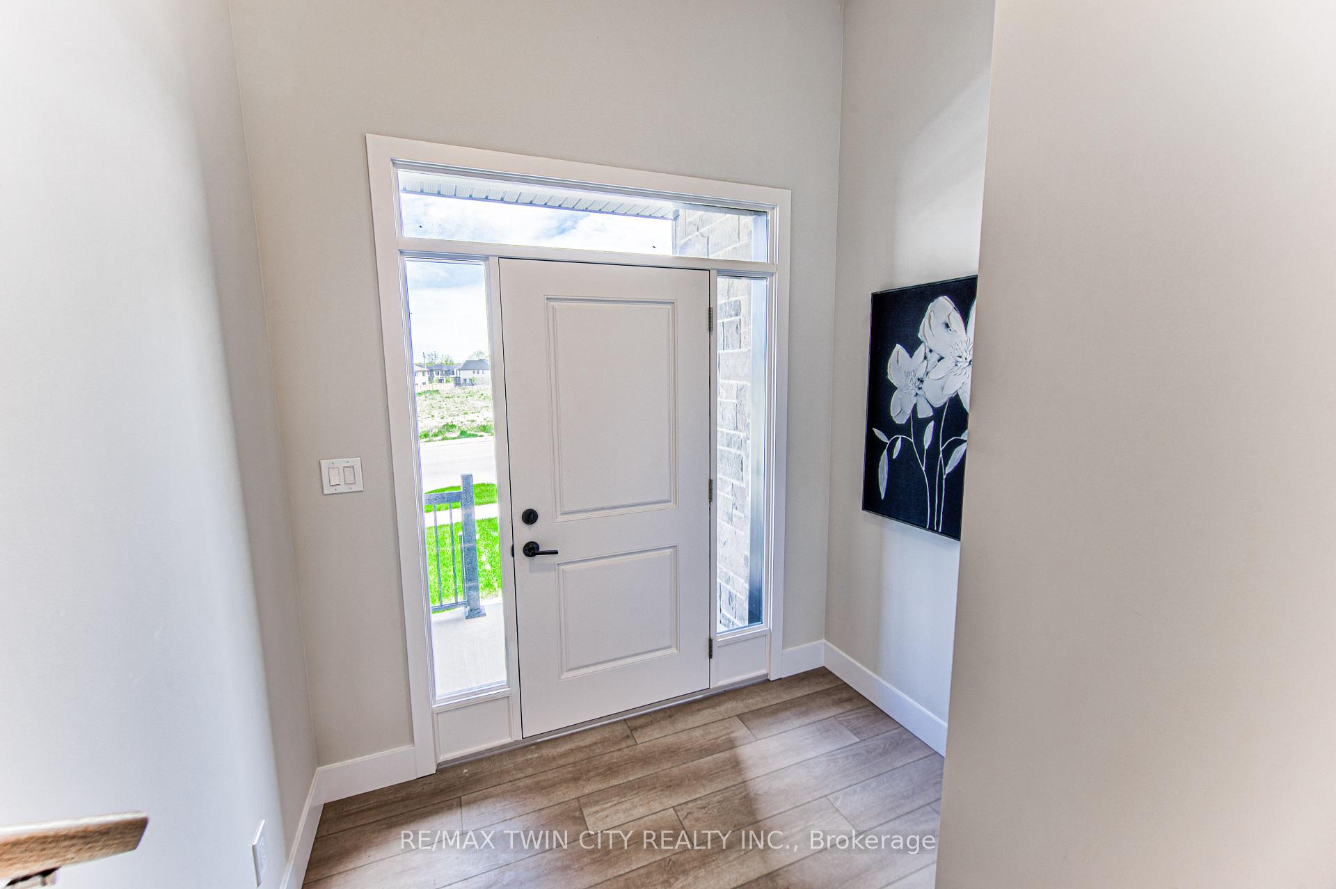 Photo 4 of 167 Dunnigan Drive, Kitchener, Grand River North — HOMEH