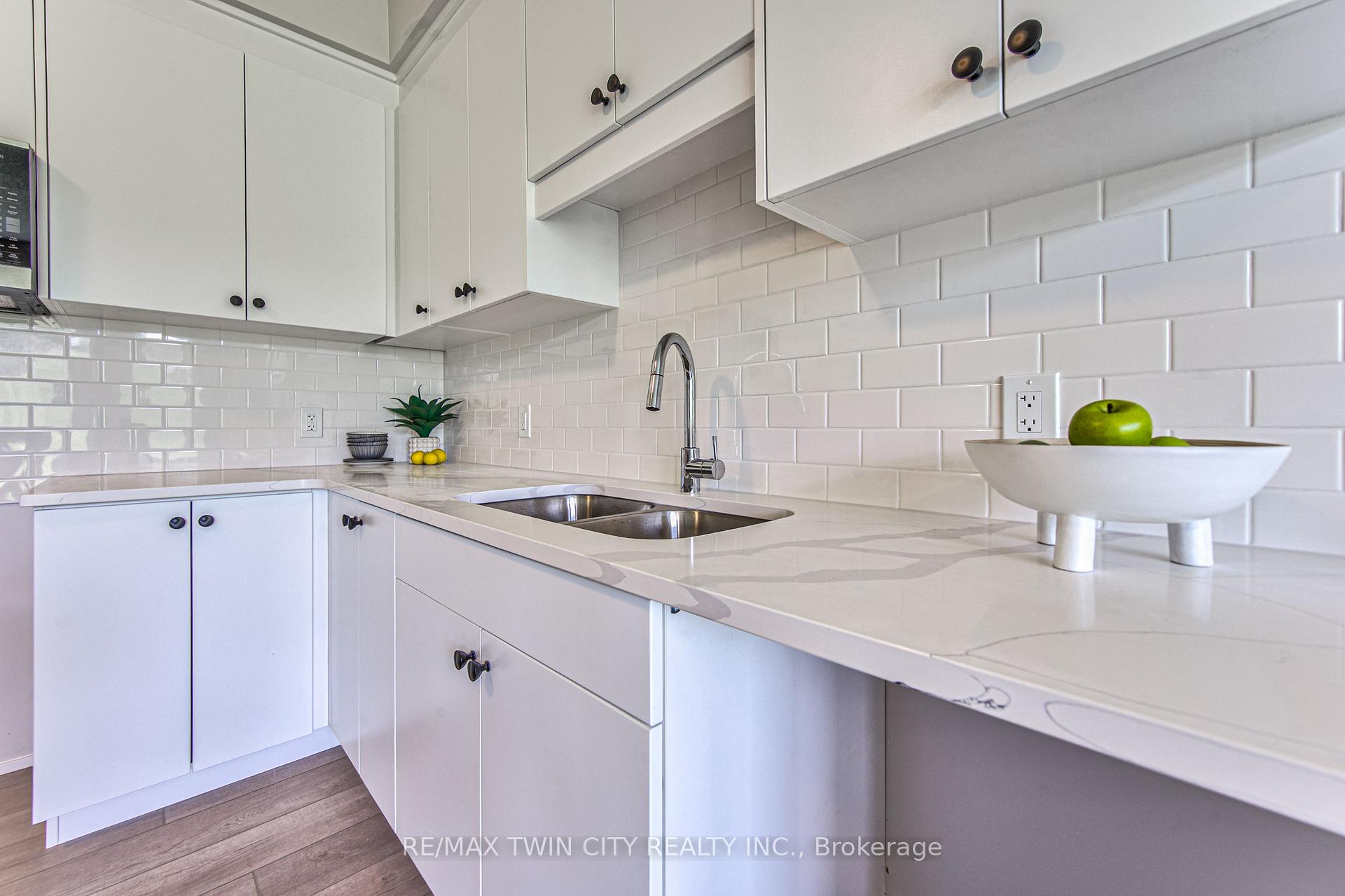 Photo 13 of 167 Dunnigan Drive, Kitchener, Grand River North — HOMEH