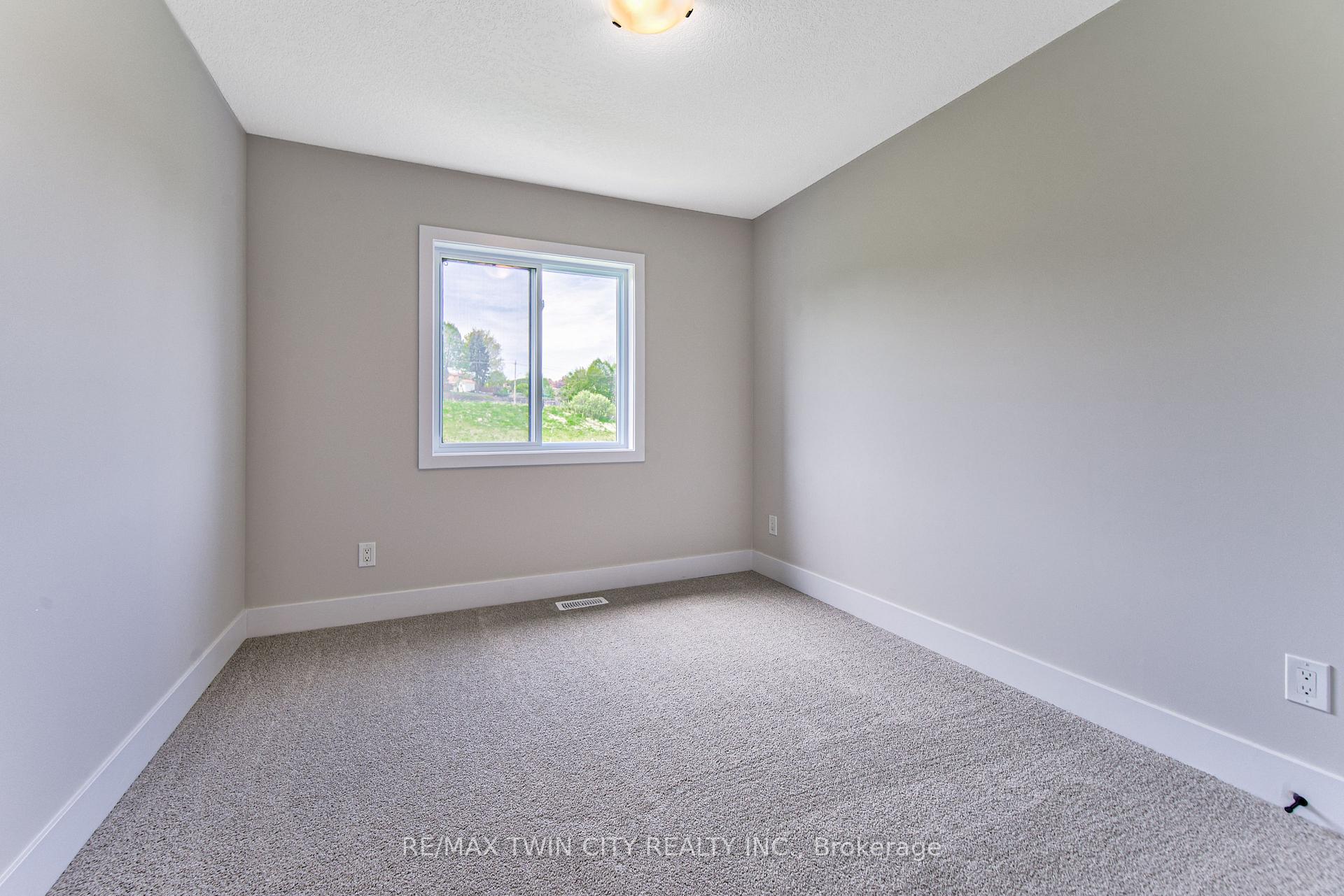 Photo 25 of 167 Dunnigan Drive, Kitchener, Grand River North — HOMEH
