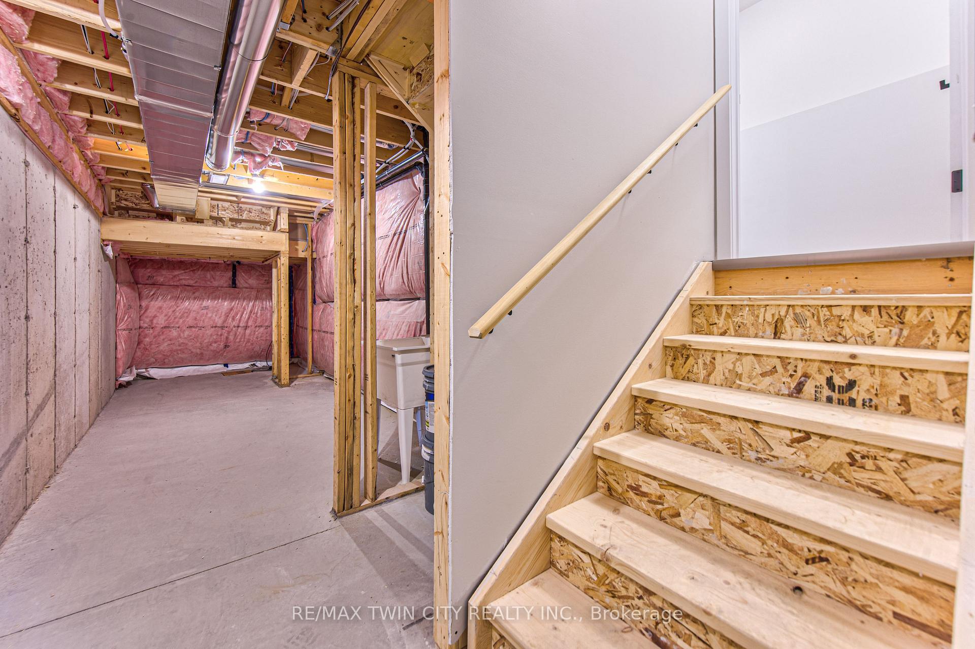 Photo 34 of 167 Dunnigan Drive, Kitchener, Grand River North — HOMEH