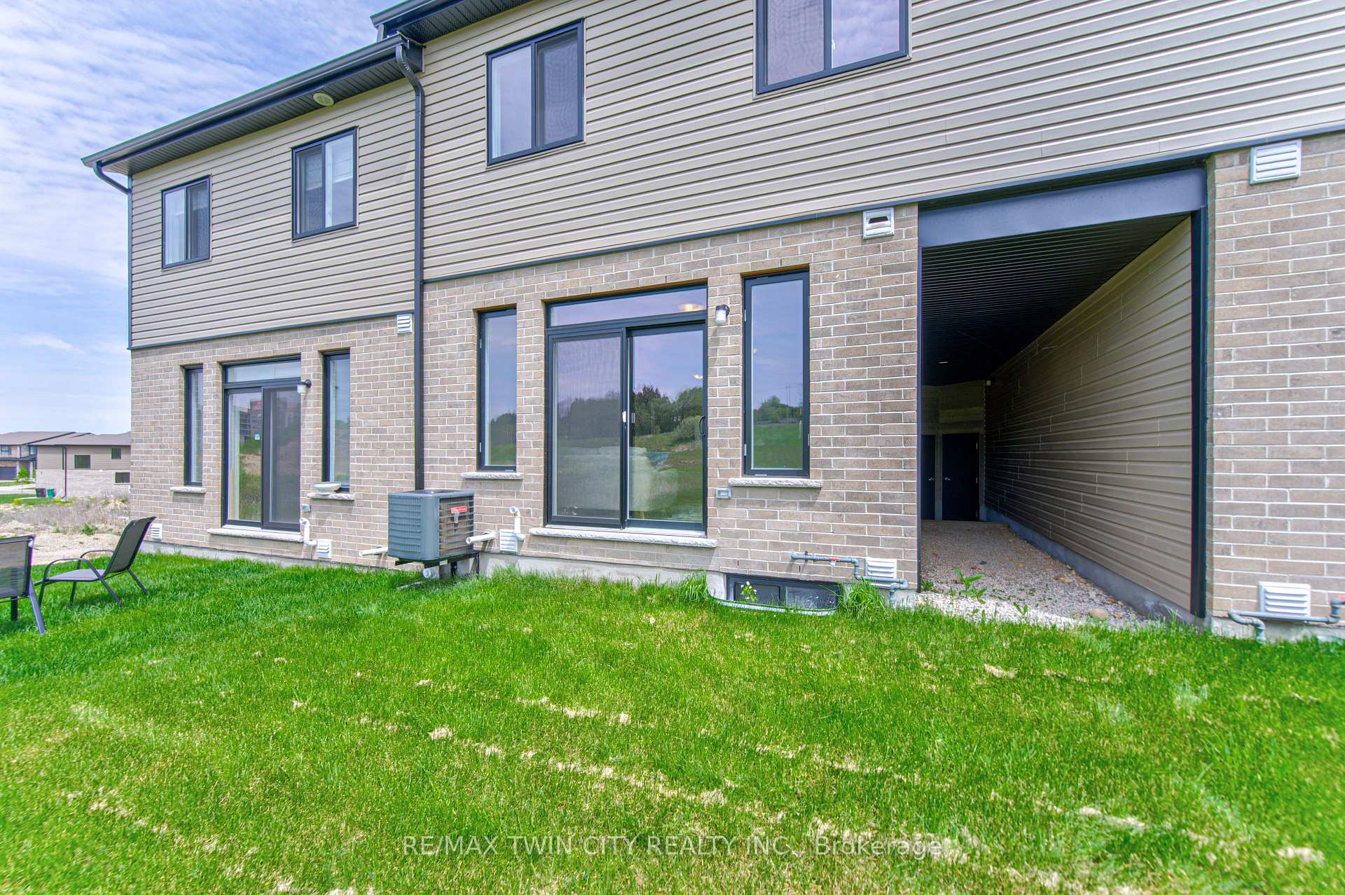 Photo 38 of 167 Dunnigan Drive, Kitchener, Grand River North — HOMEH