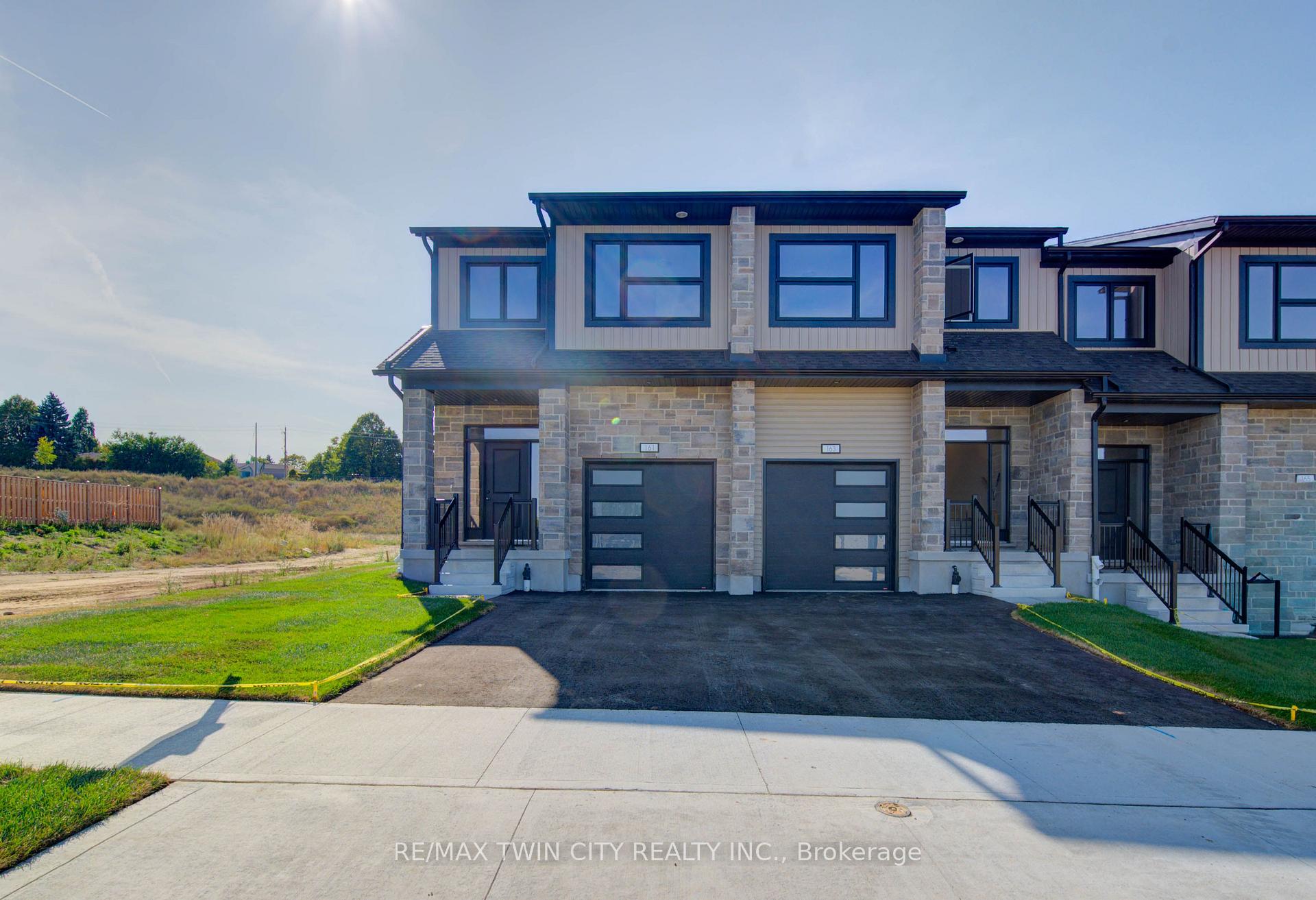 Photo 2 of 161 Dunnigan Drive, Kitchener, Grand River North — HOMEH