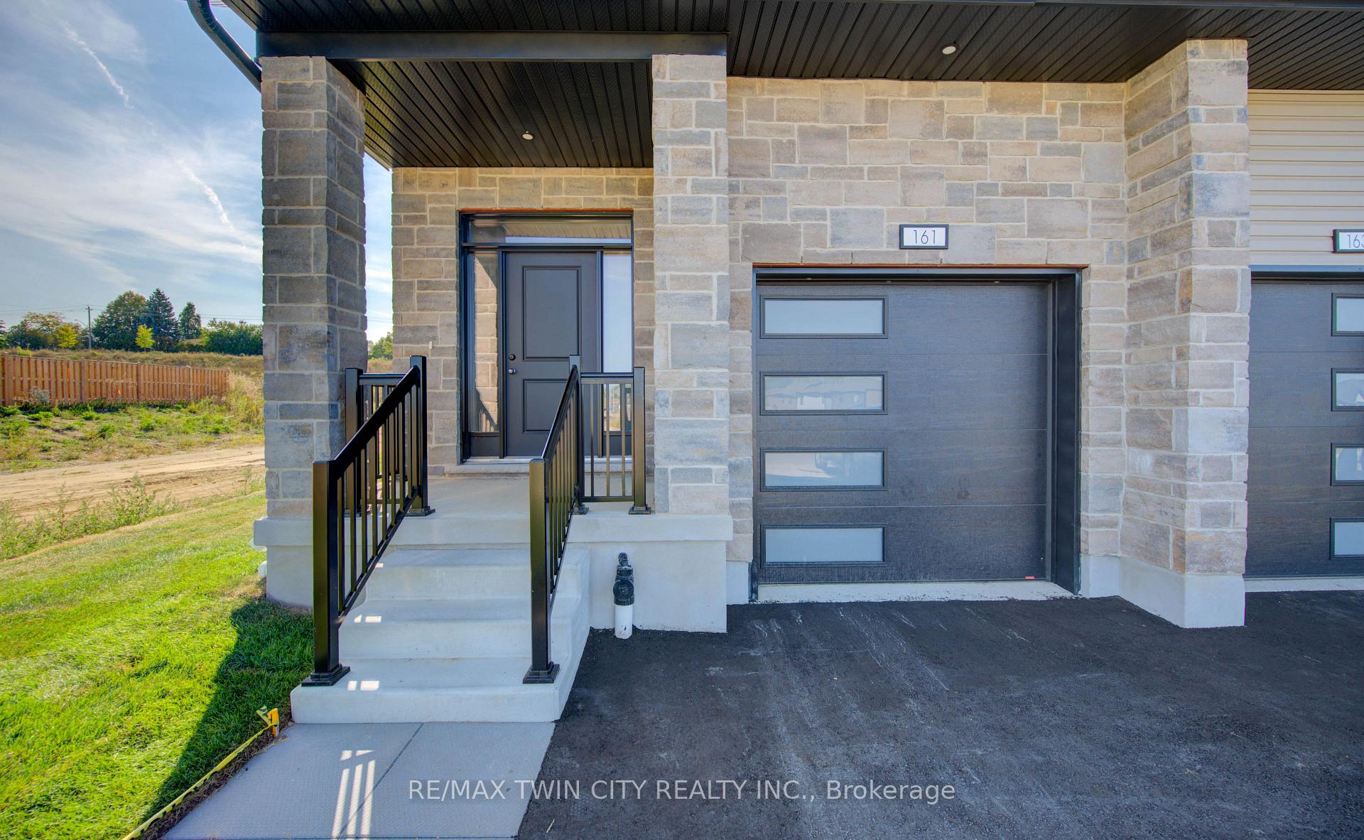 Photo 5 of 161 Dunnigan Drive, Kitchener, Grand River North — HOMEH