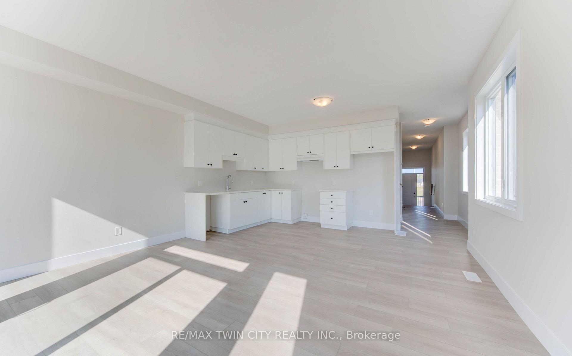 Photo 16 of 161 Dunnigan Drive, Kitchener, Grand River North — HOMEH