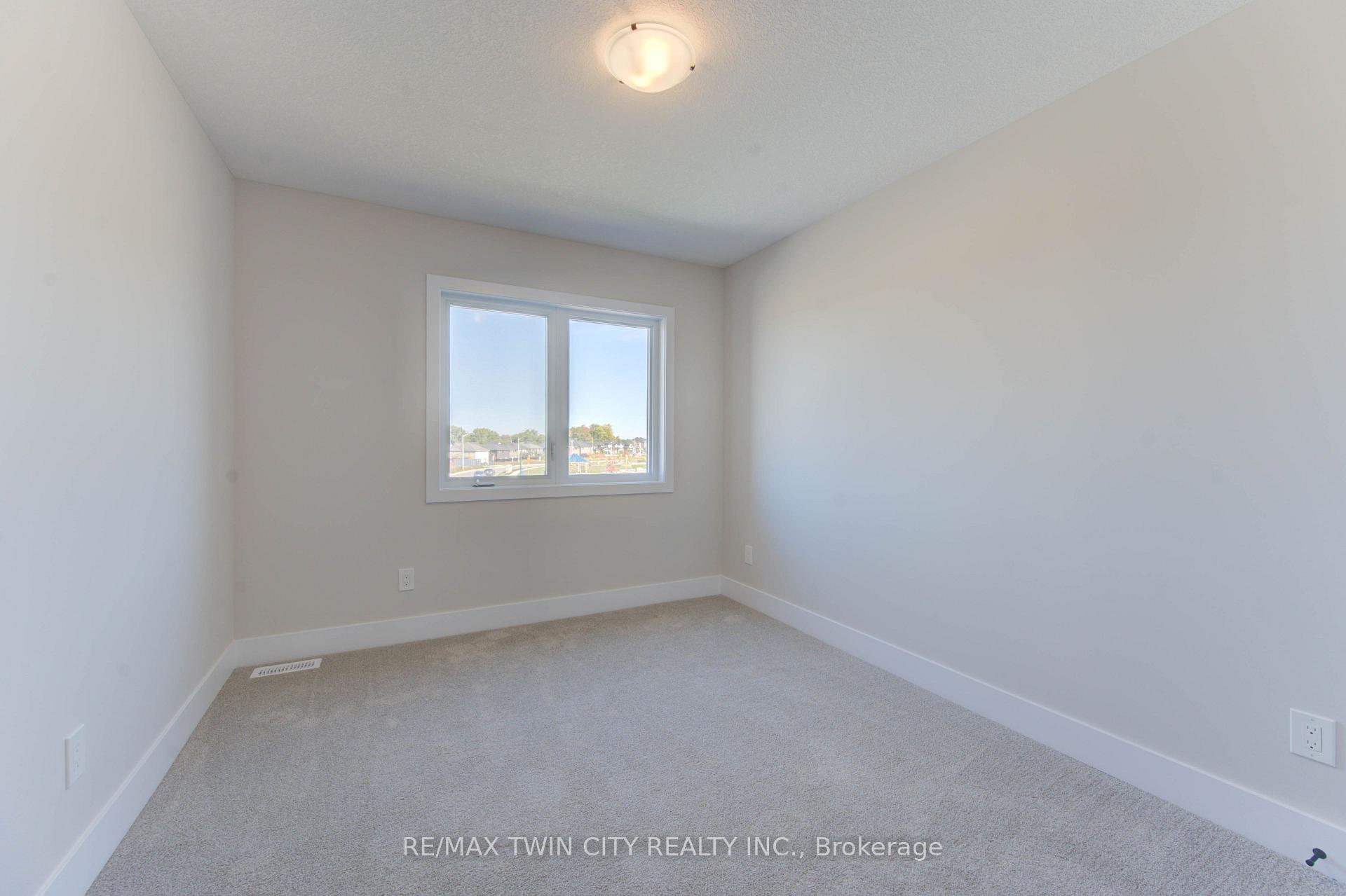 Photo 21 of 161 Dunnigan Drive, Kitchener, Grand River North — HOMEH