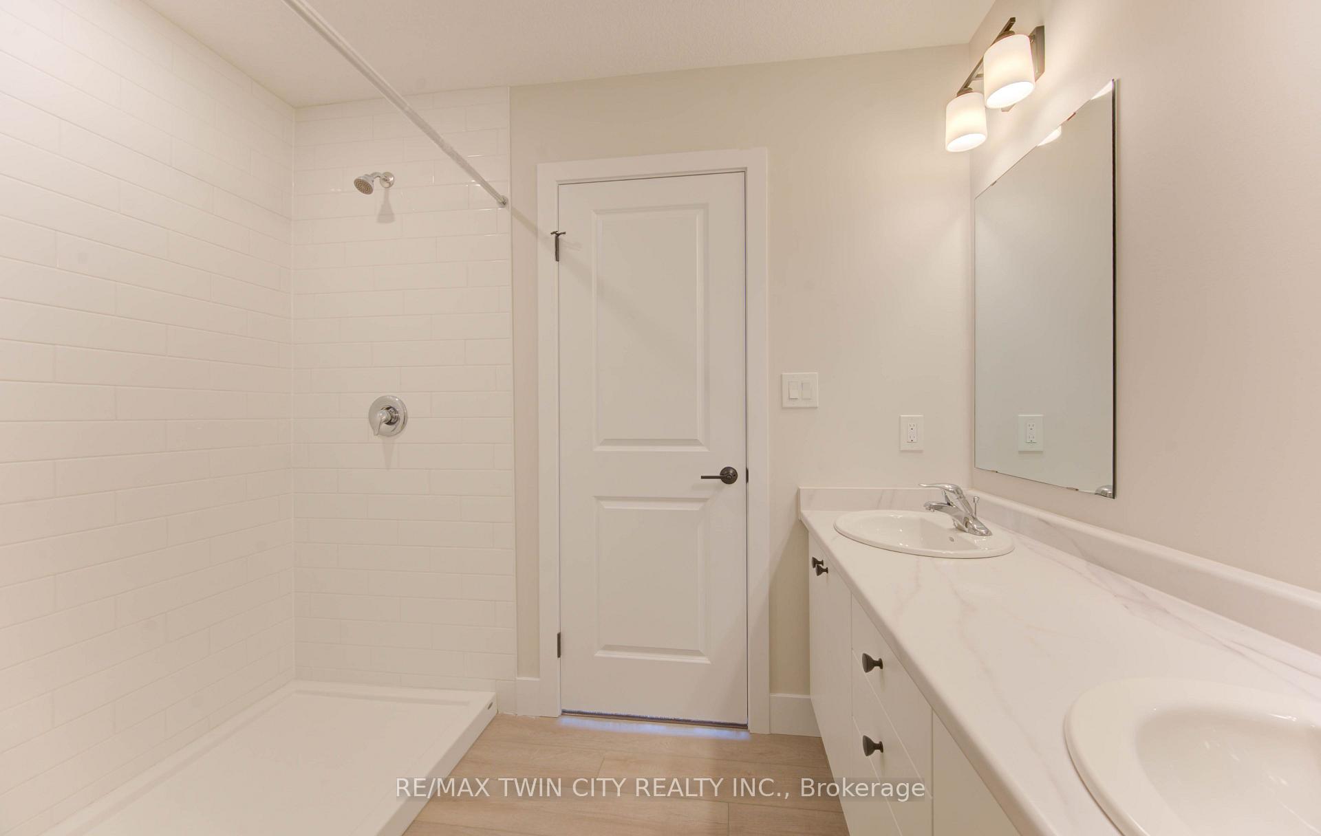 Photo 33 of 161 Dunnigan Drive, Kitchener, Grand River North — HOMEH