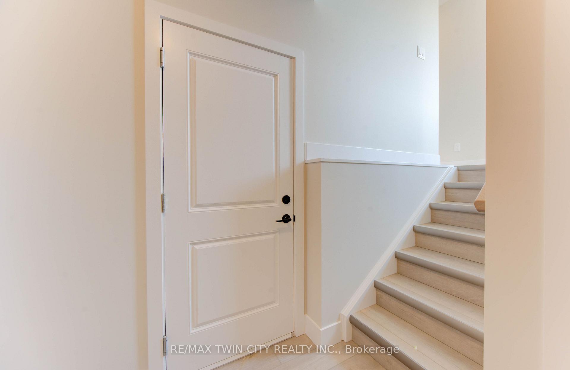 Photo 36 of 161 Dunnigan Drive, Kitchener, Grand River North — HOMEH
