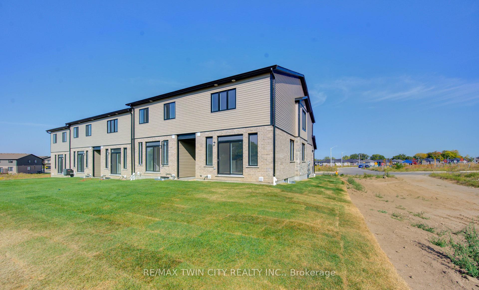 Photo 37 of 161 Dunnigan Drive, Kitchener, Grand River North — HOMEH
