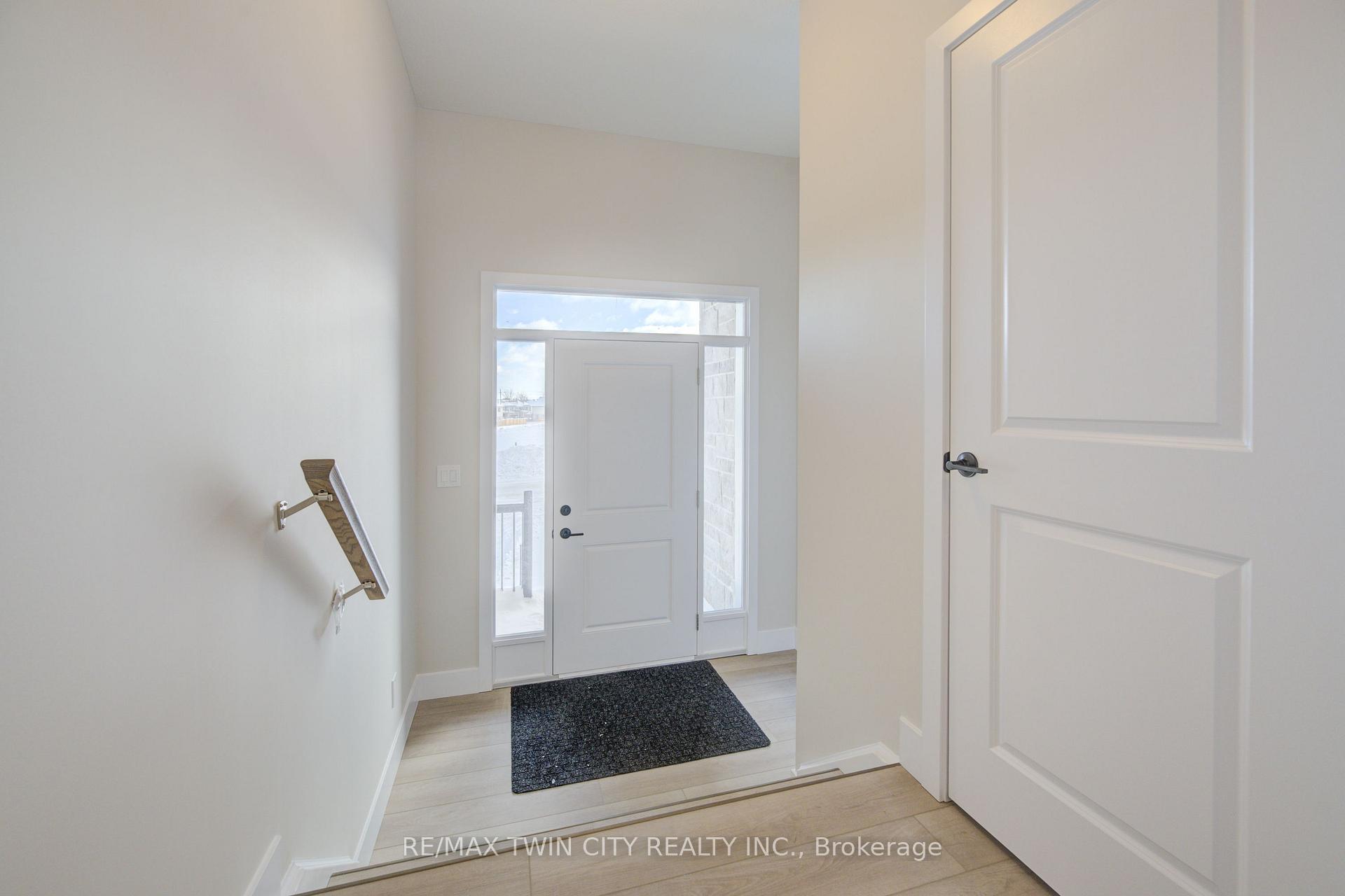 Photo 3 of 163 Dunnigan Drive, Kitchener, Grand River North — HOMEH