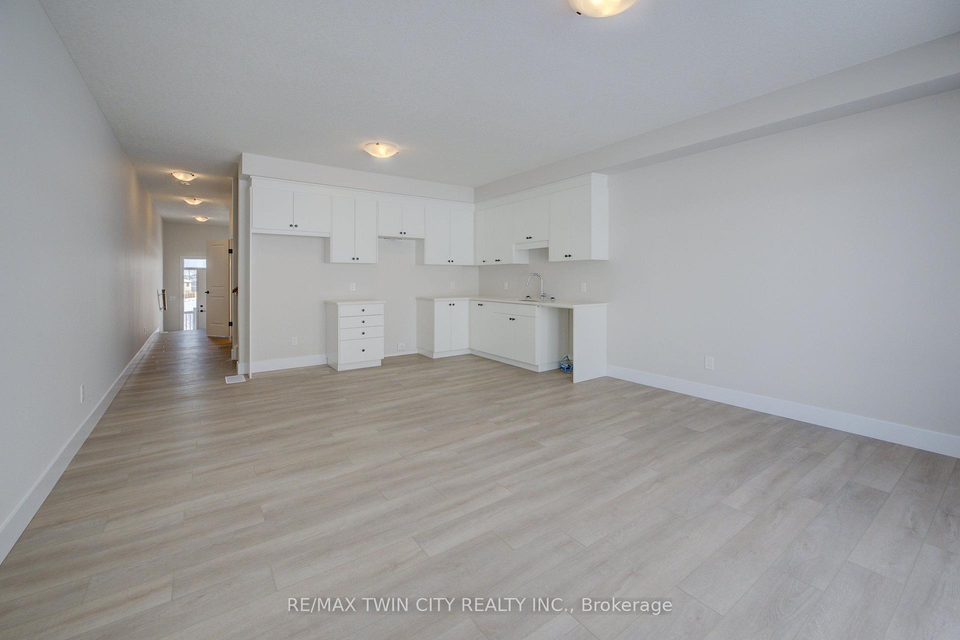 Photo 9 of 163 Dunnigan Drive, Kitchener, Grand River North — HOMEH