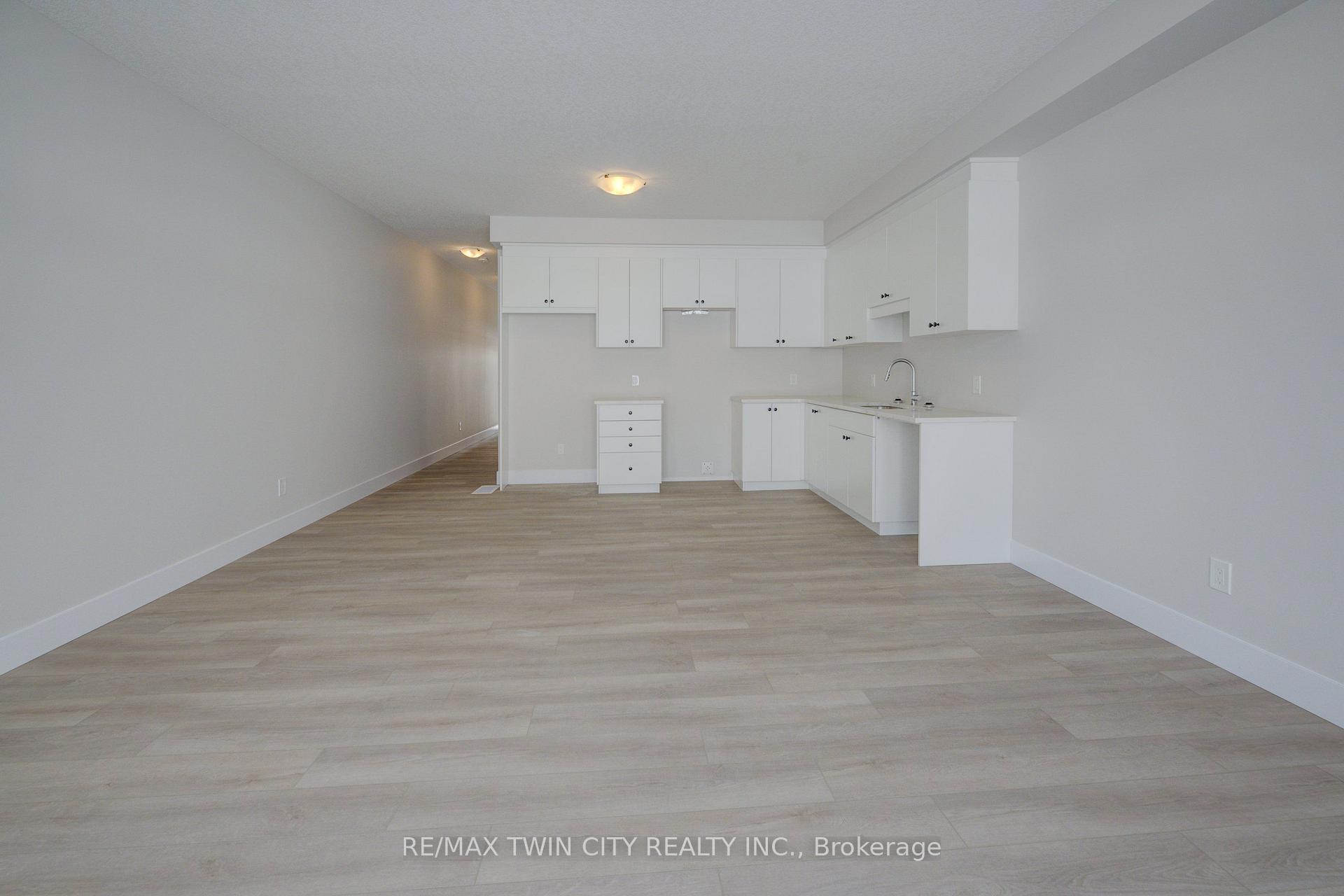 Photo 10 of 163 Dunnigan Drive, Kitchener, Grand River North — HOMEH