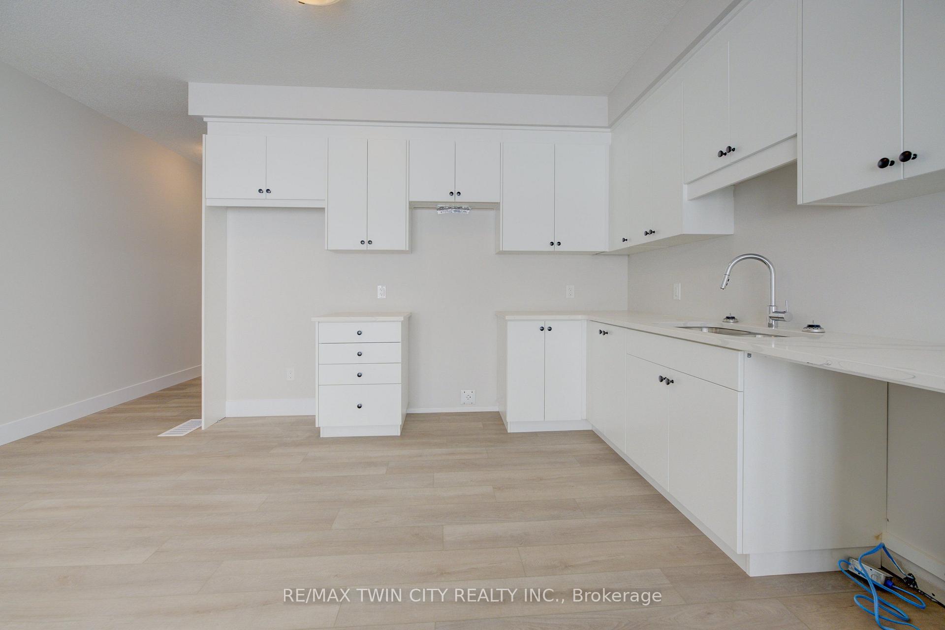 Photo 12 of 163 Dunnigan Drive, Kitchener, Grand River North — HOMEH