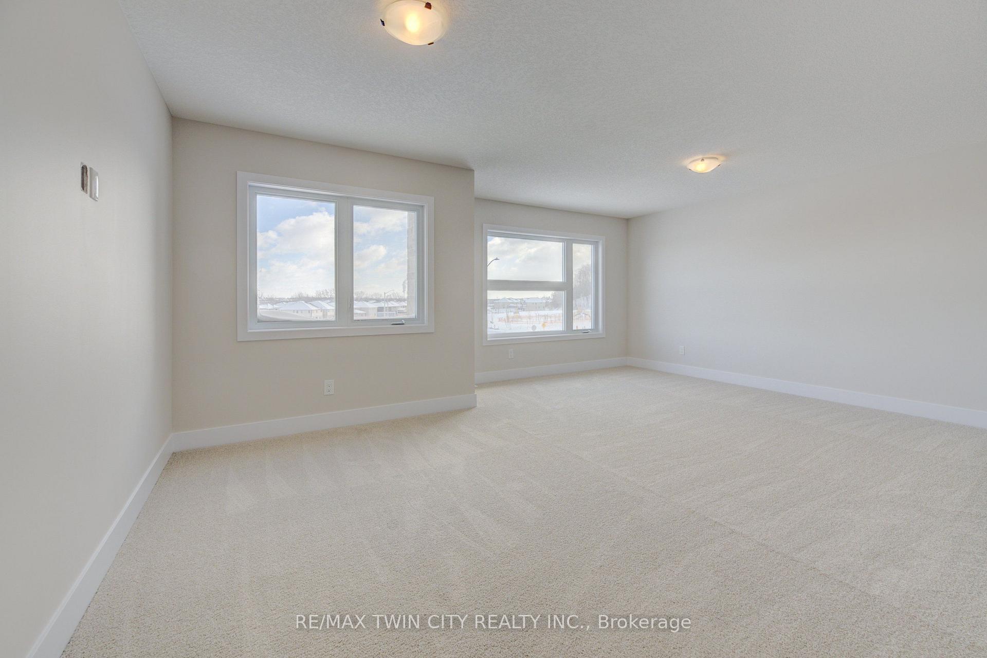 Photo 15 of 163 Dunnigan Drive, Kitchener, Grand River North — HOMEH